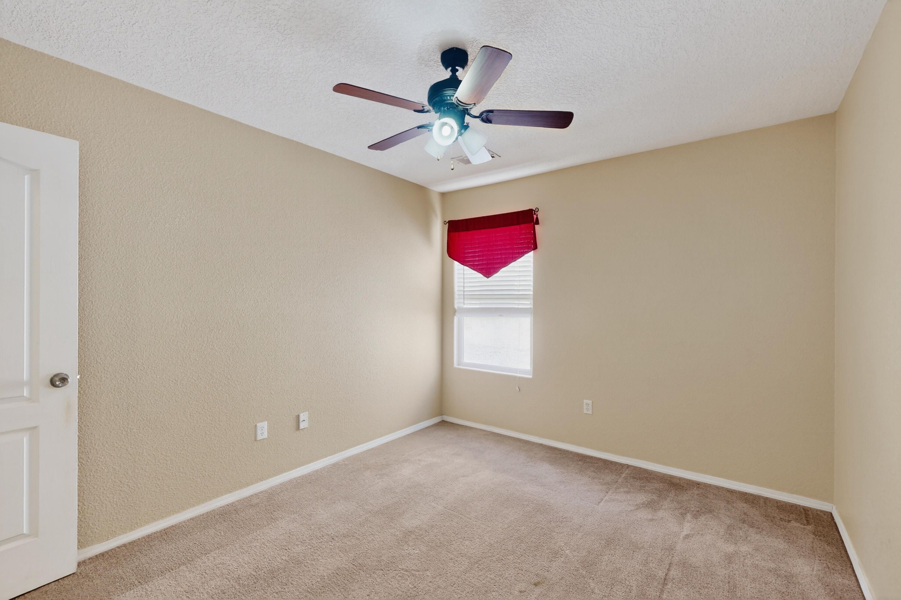 1404 SIDEWINDER Road NE