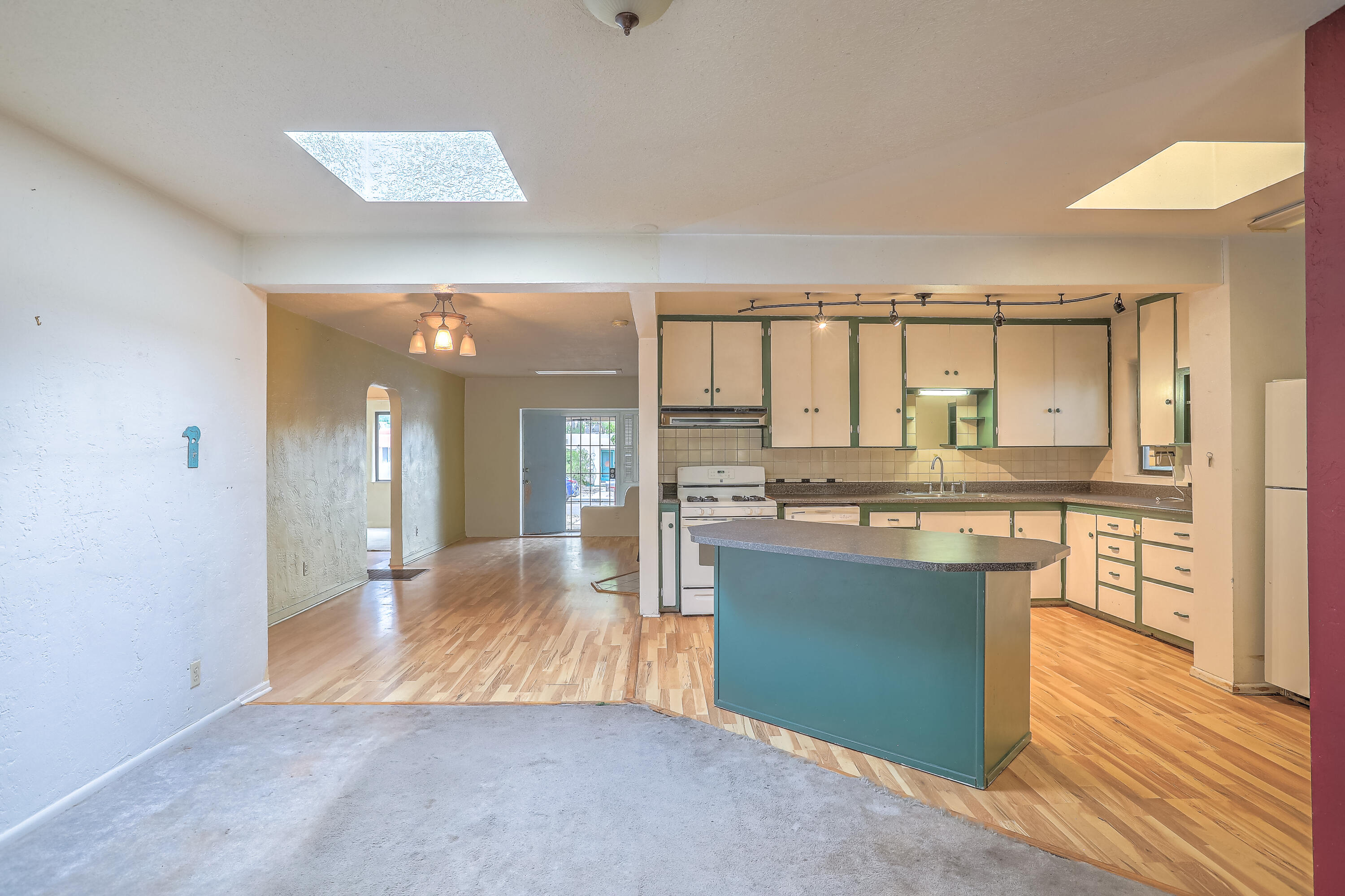 1134 PRINCETON Drive NE