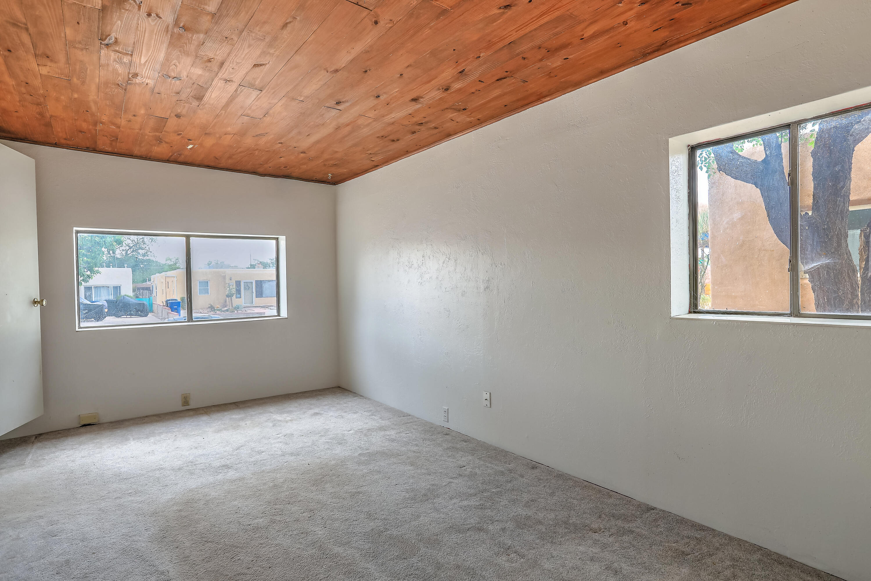 1134 PRINCETON Drive NE