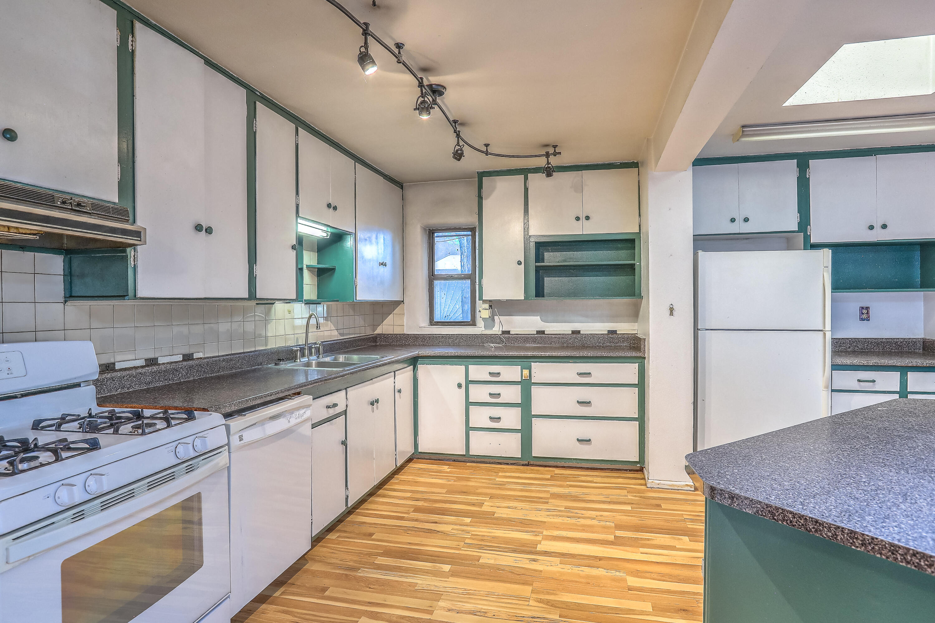 1134 PRINCETON Drive NE