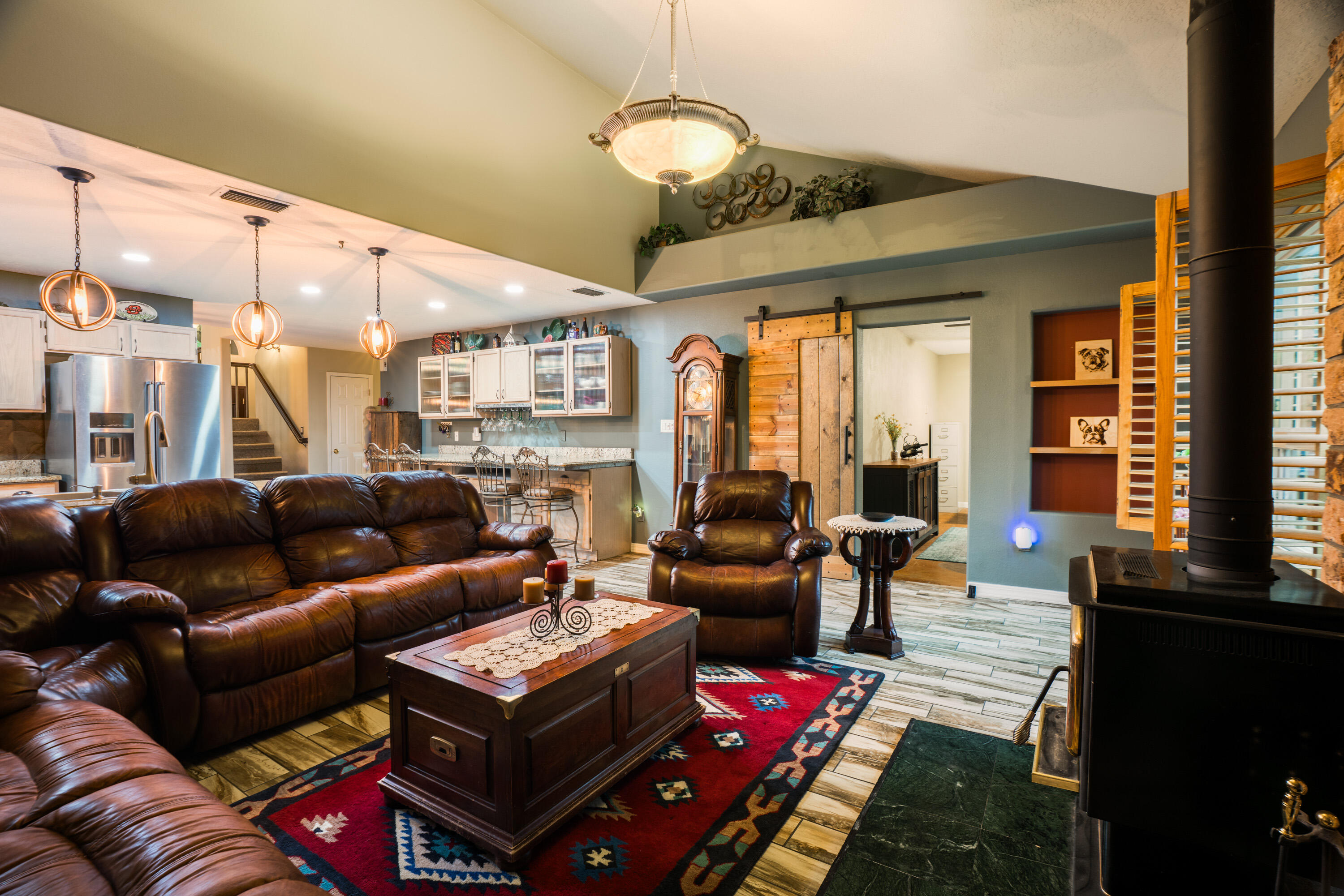 8400 MANUEL CIA Place NE