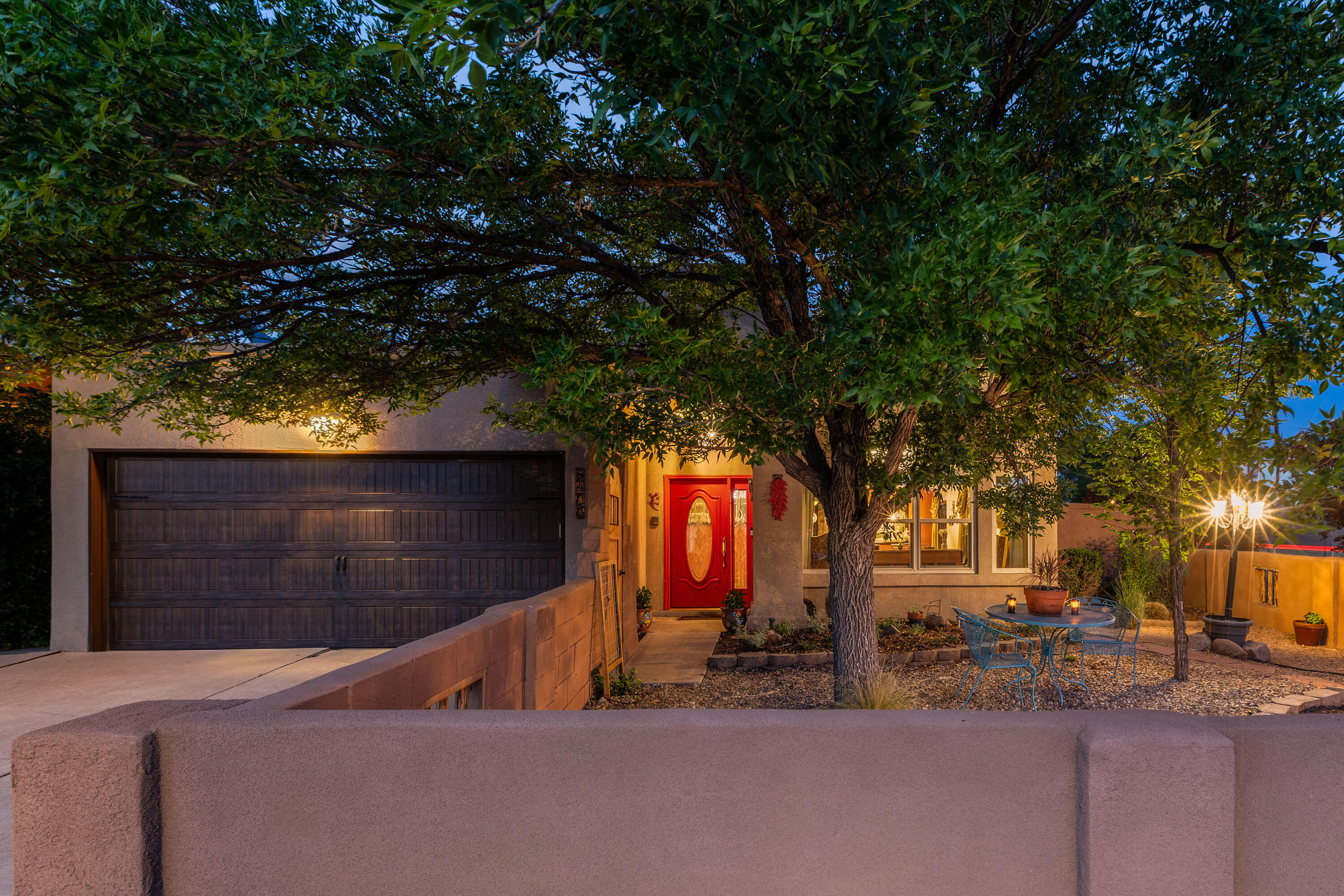 8400 MANUEL CIA Place NE