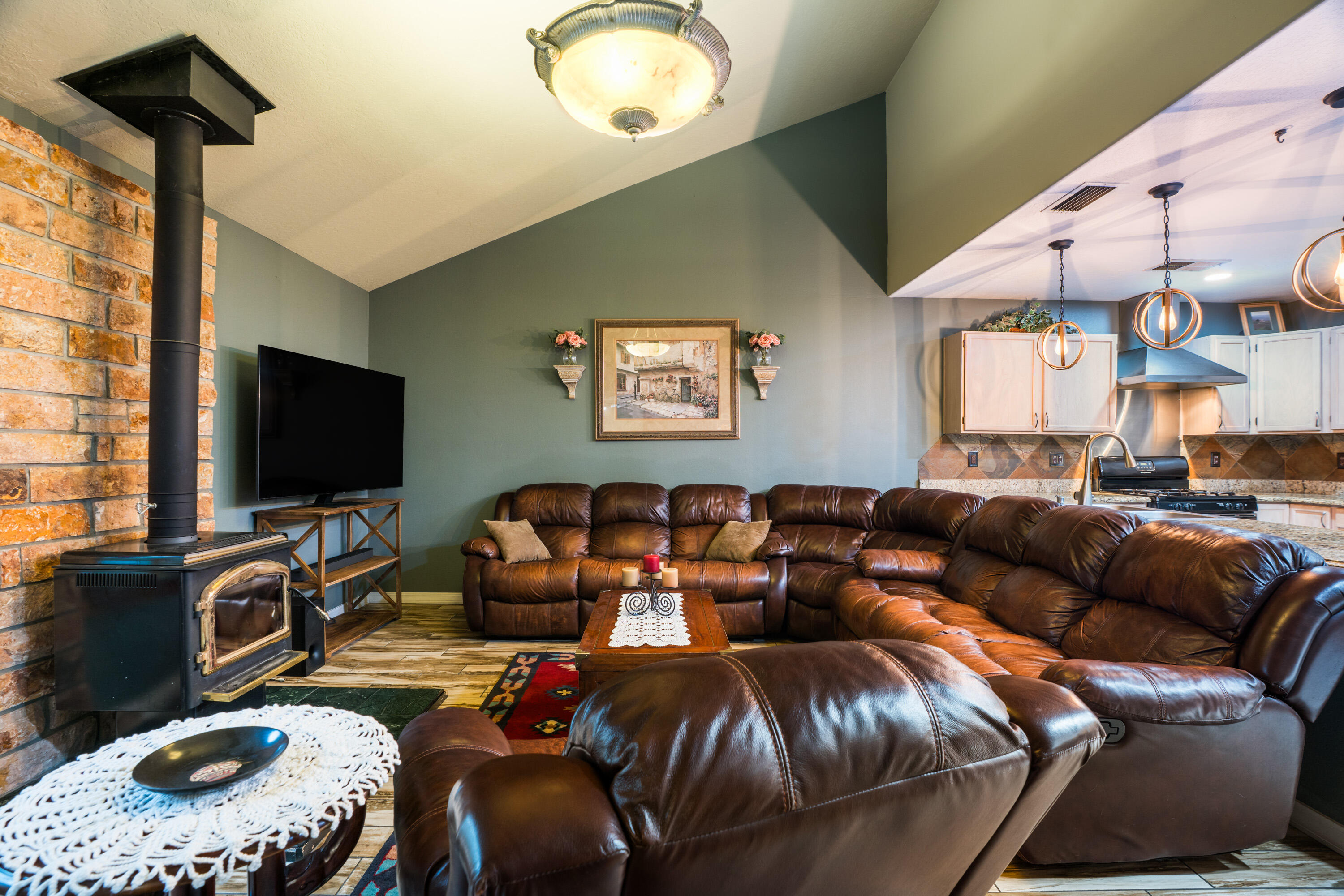 8400 MANUEL CIA Place NE