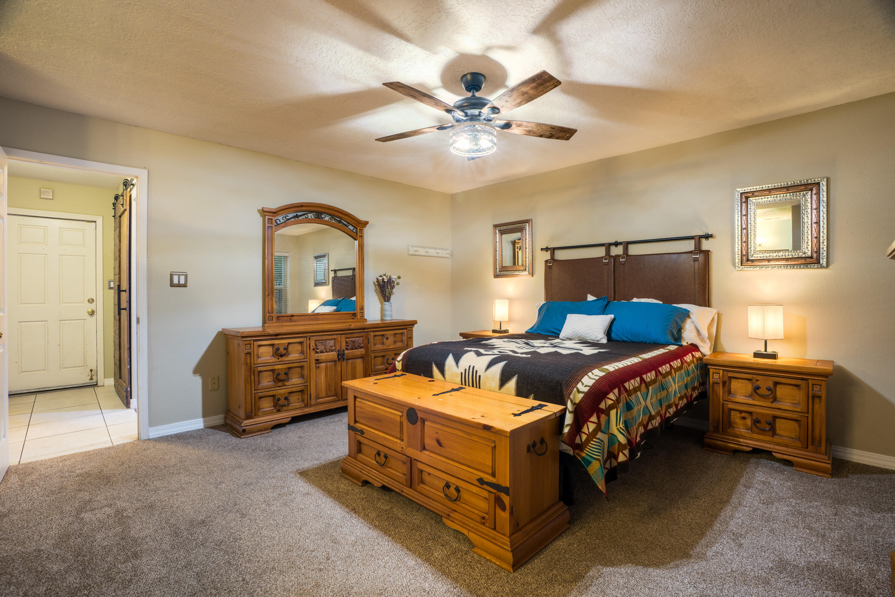 8400 MANUEL CIA Place NE