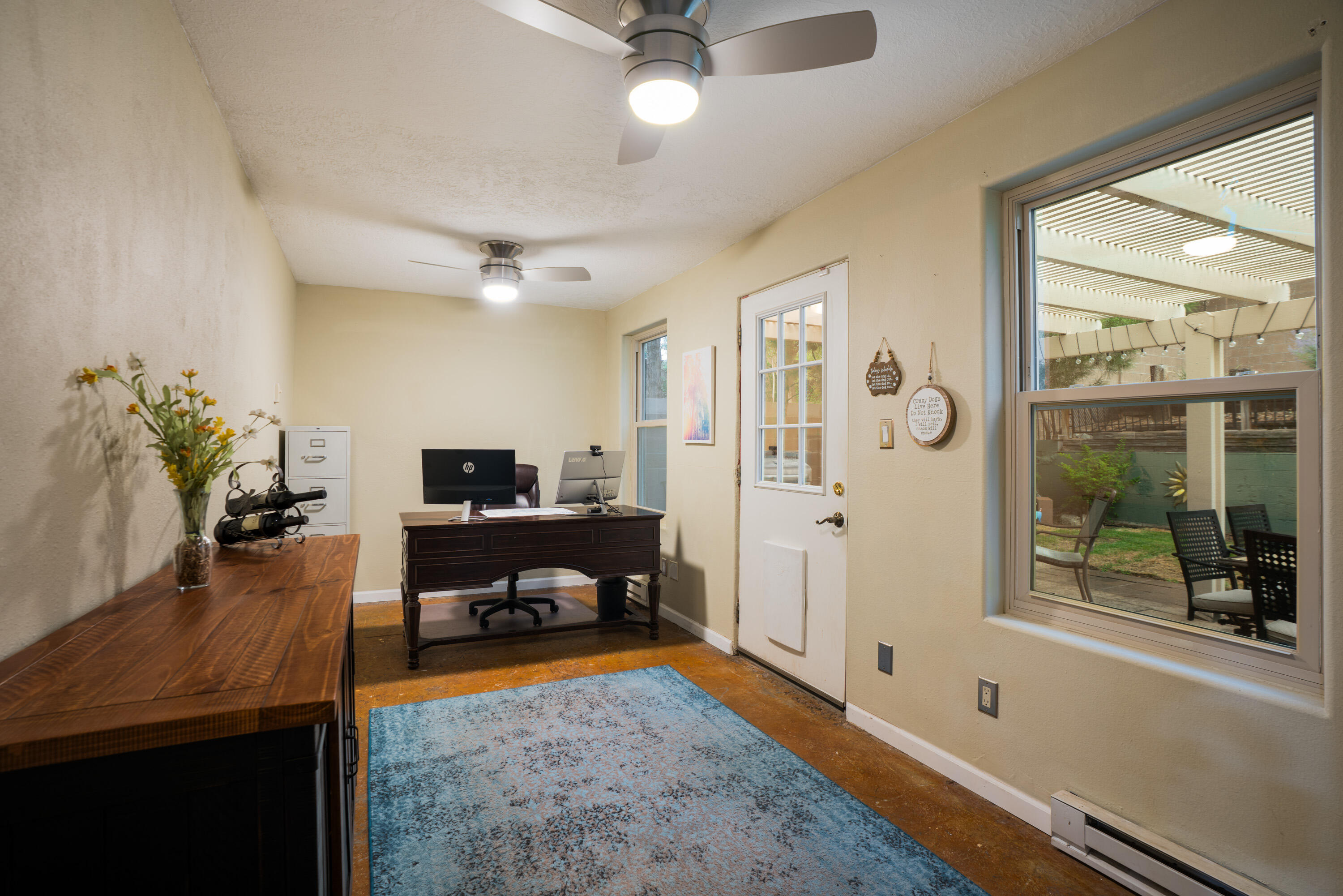 8400 MANUEL CIA Place NE