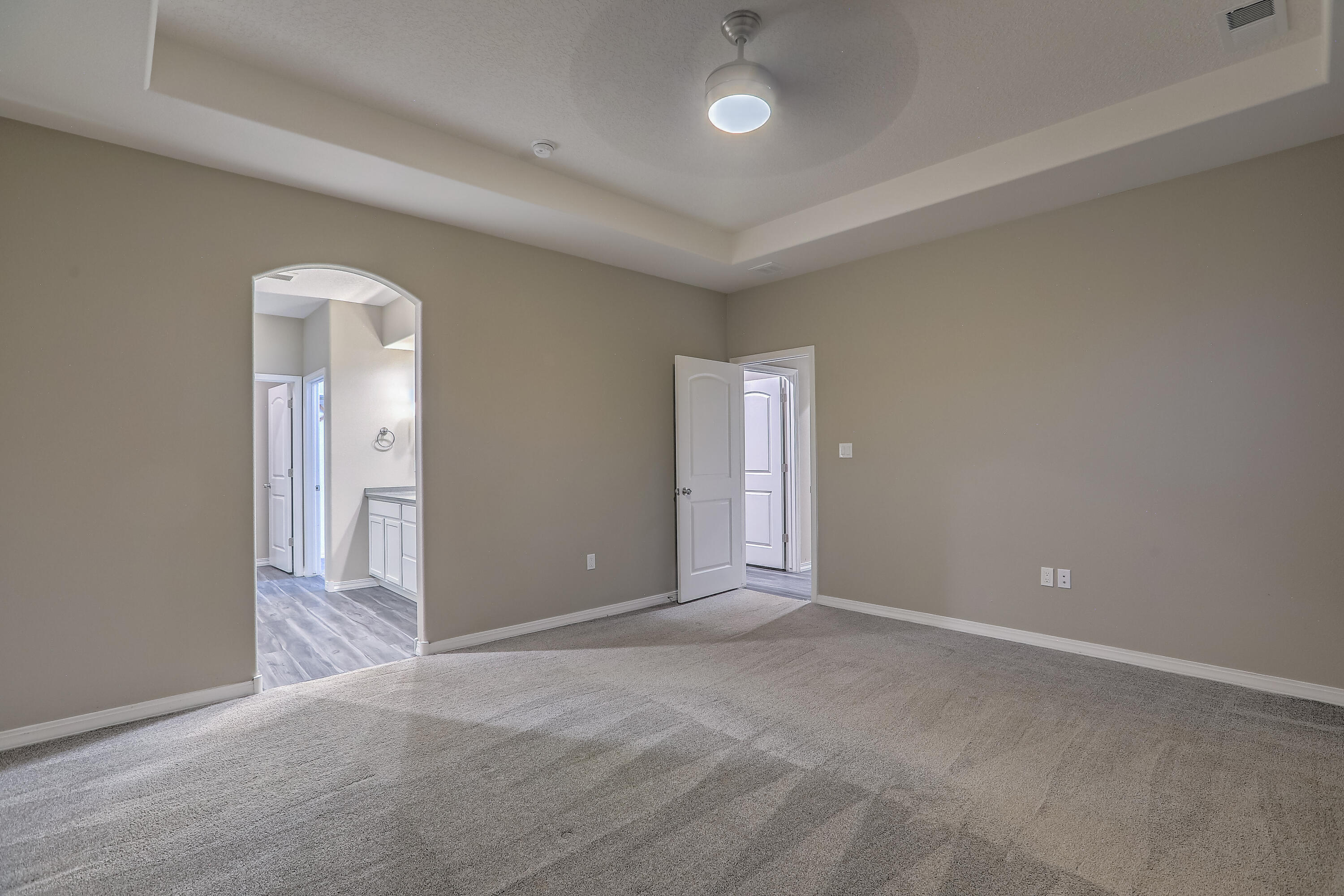 3915 McAdams Drive NE