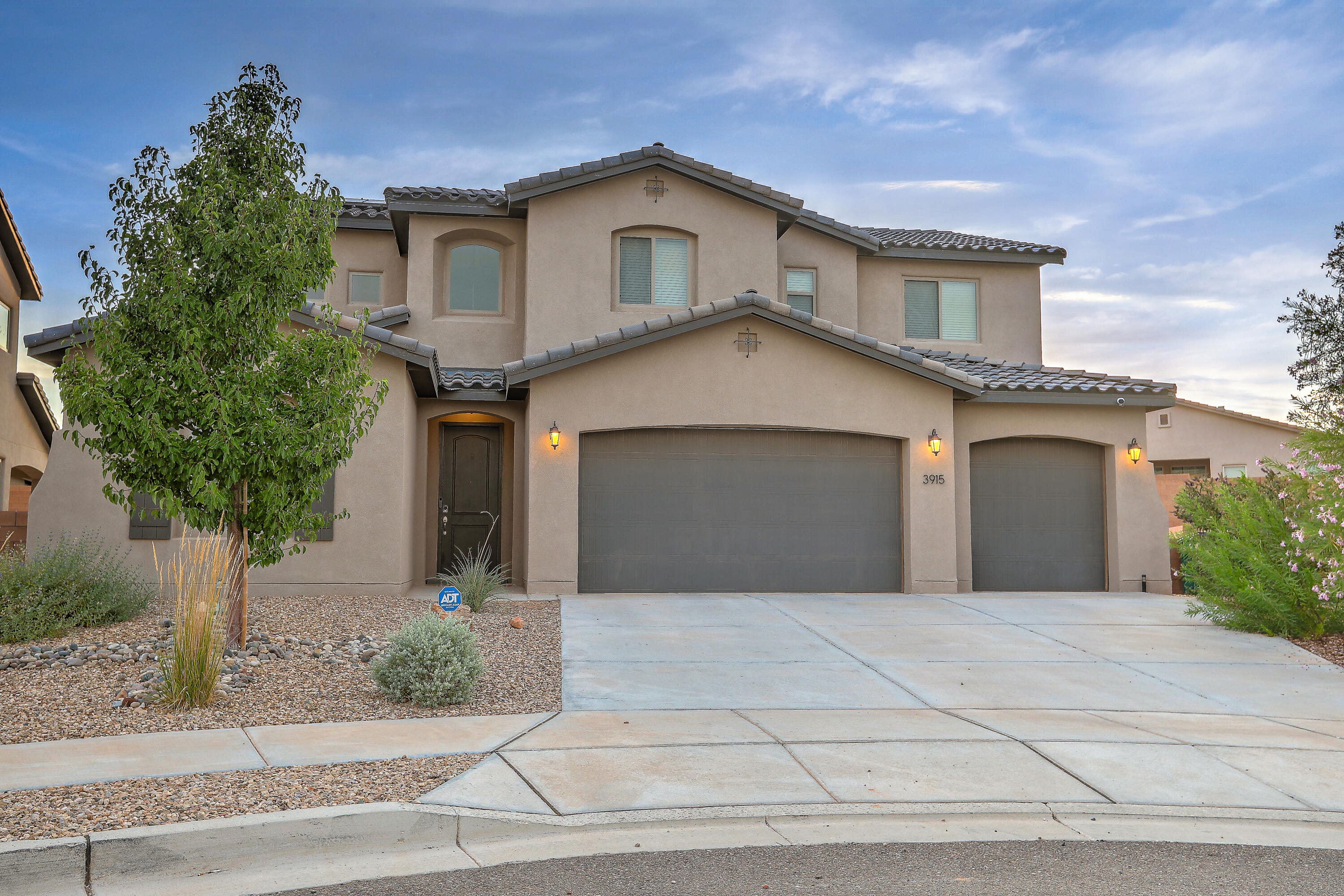 3915 McAdams Drive NE