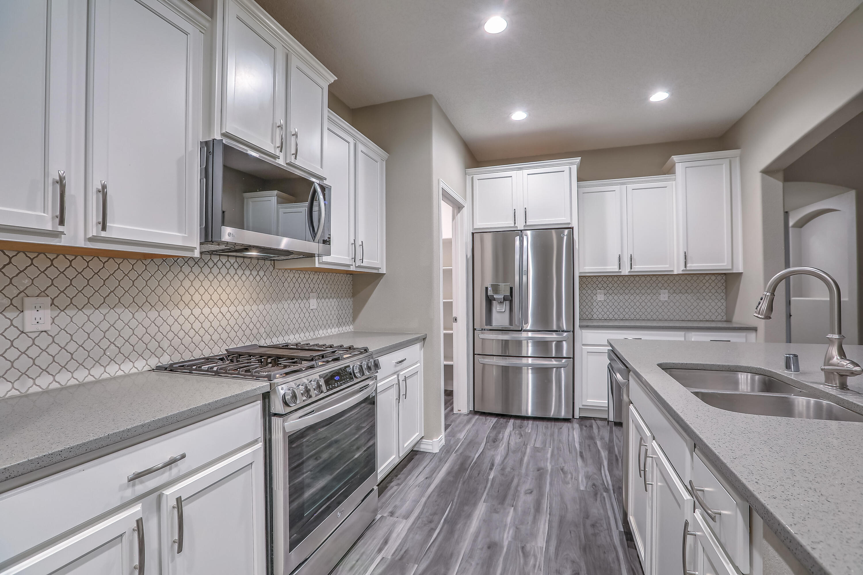 3915 McAdams Drive NE