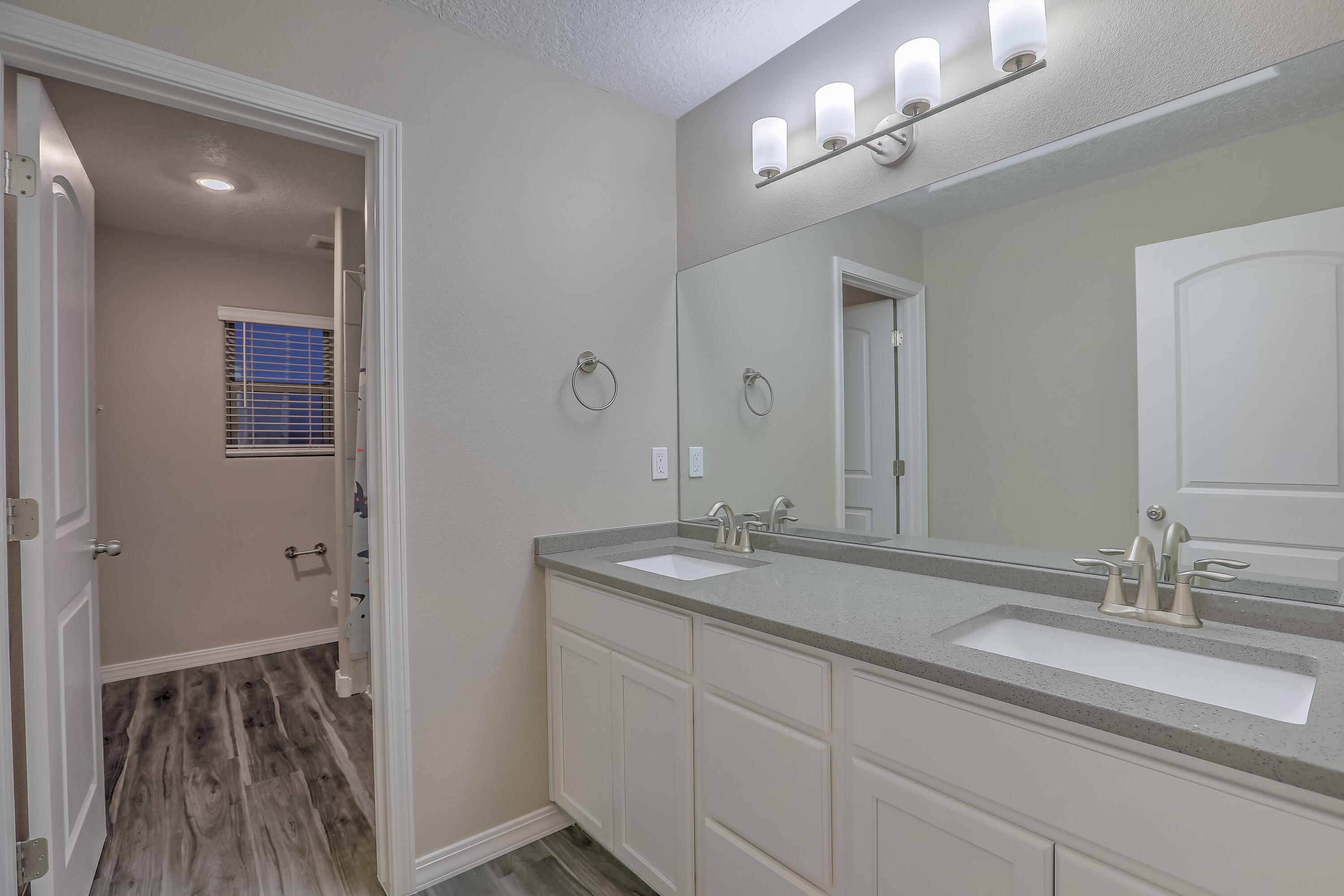 3915 McAdams Drive NE