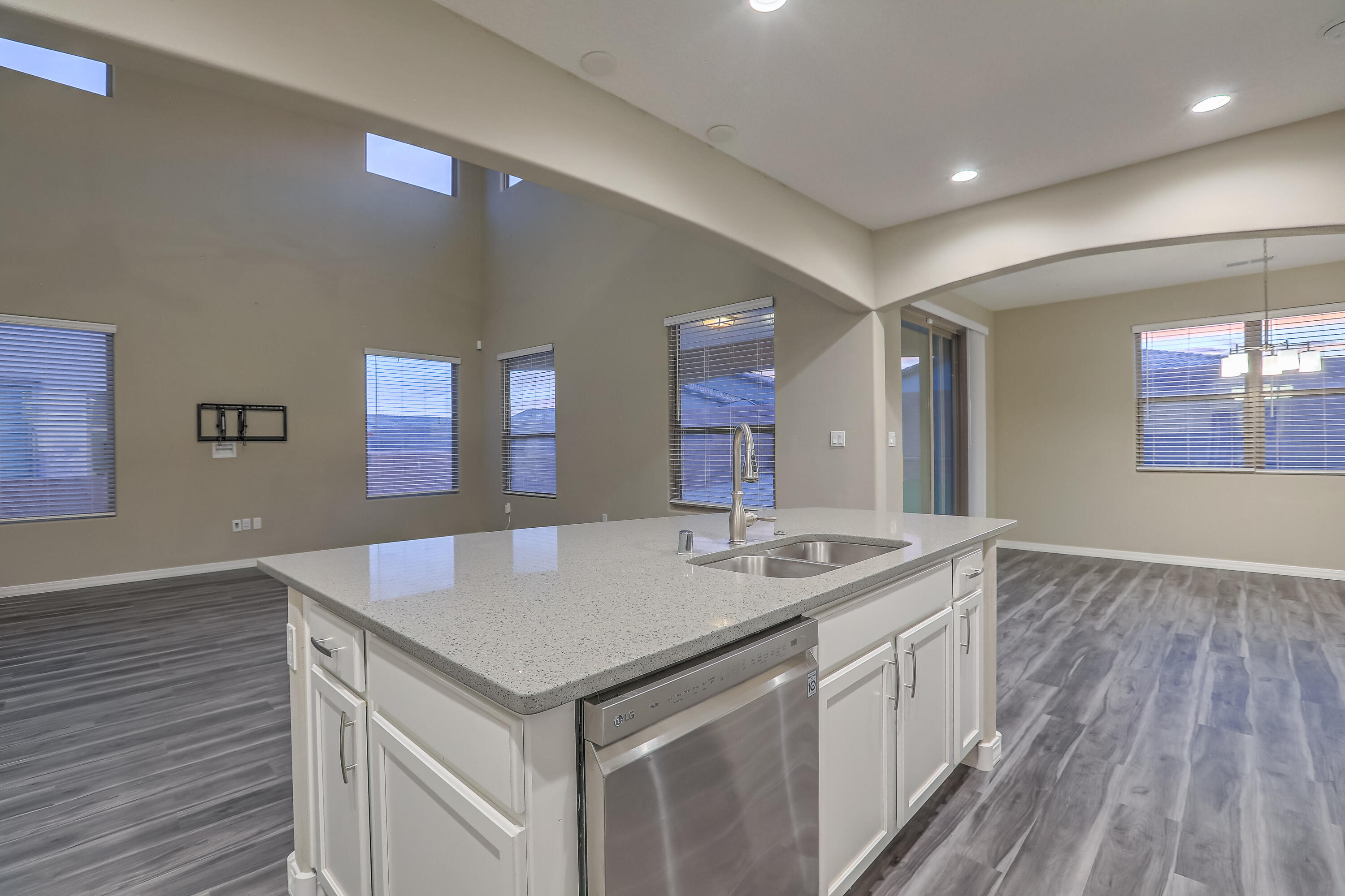 3915 McAdams Drive NE