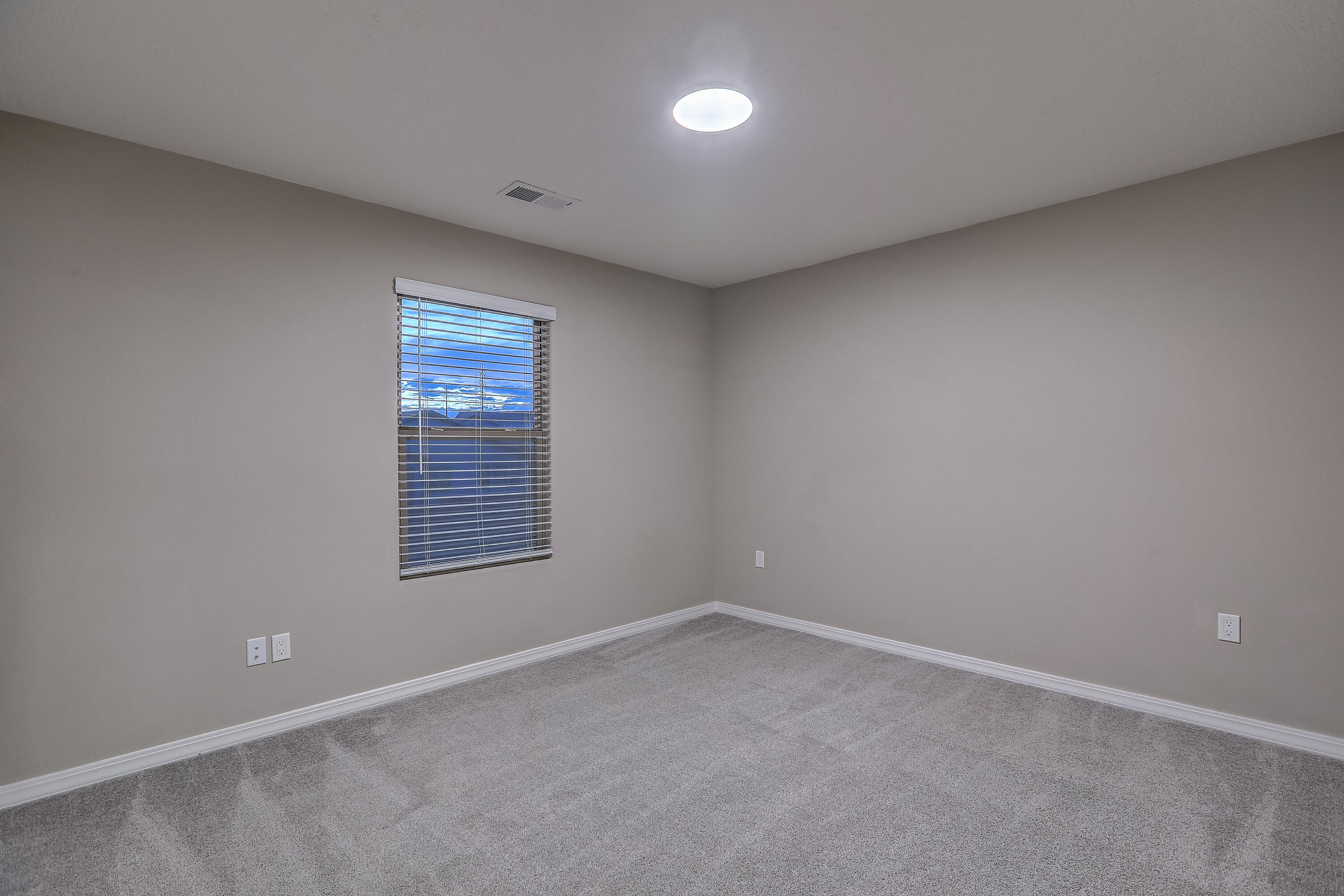 3915 McAdams Drive NE