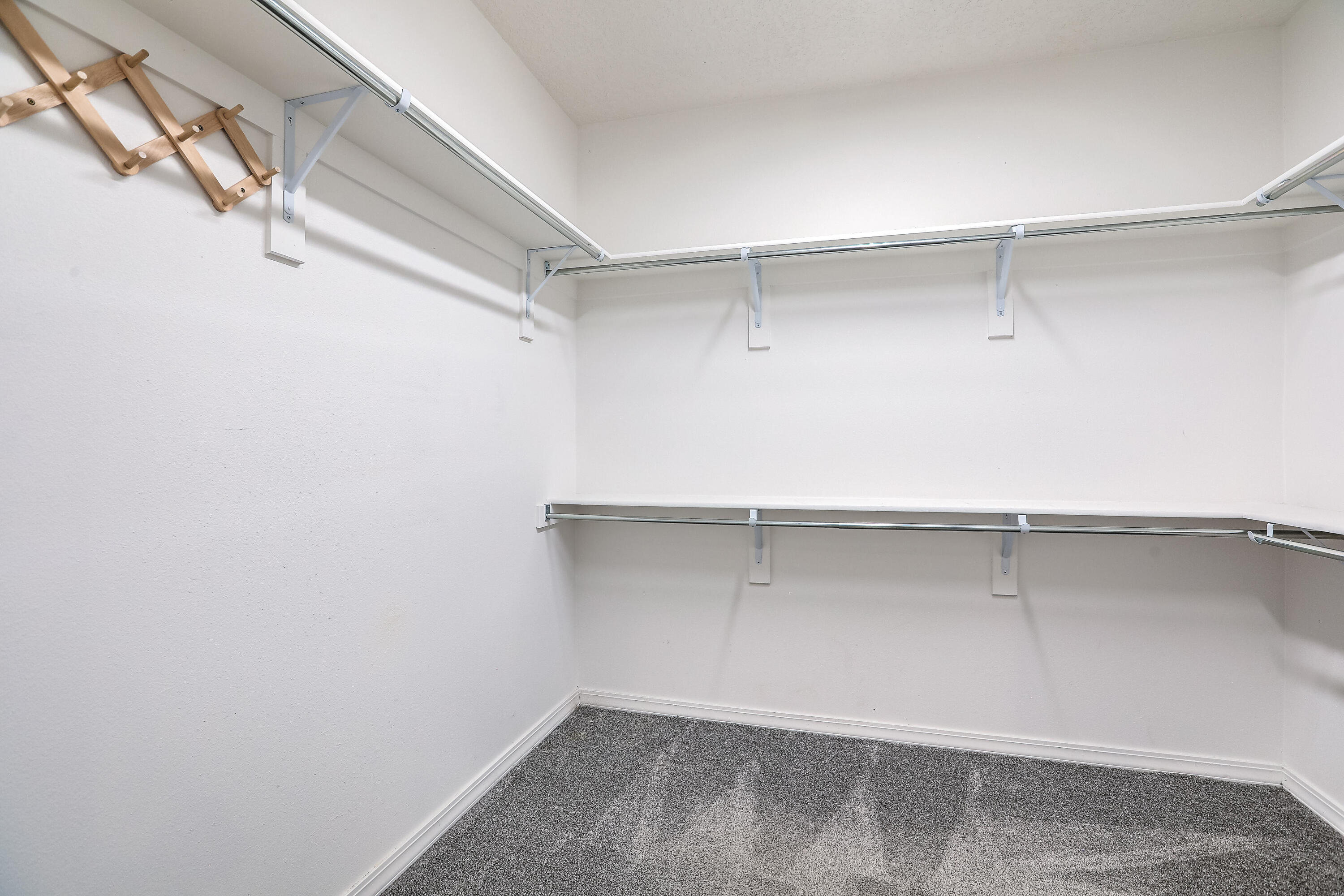 3915 McAdams Drive NE