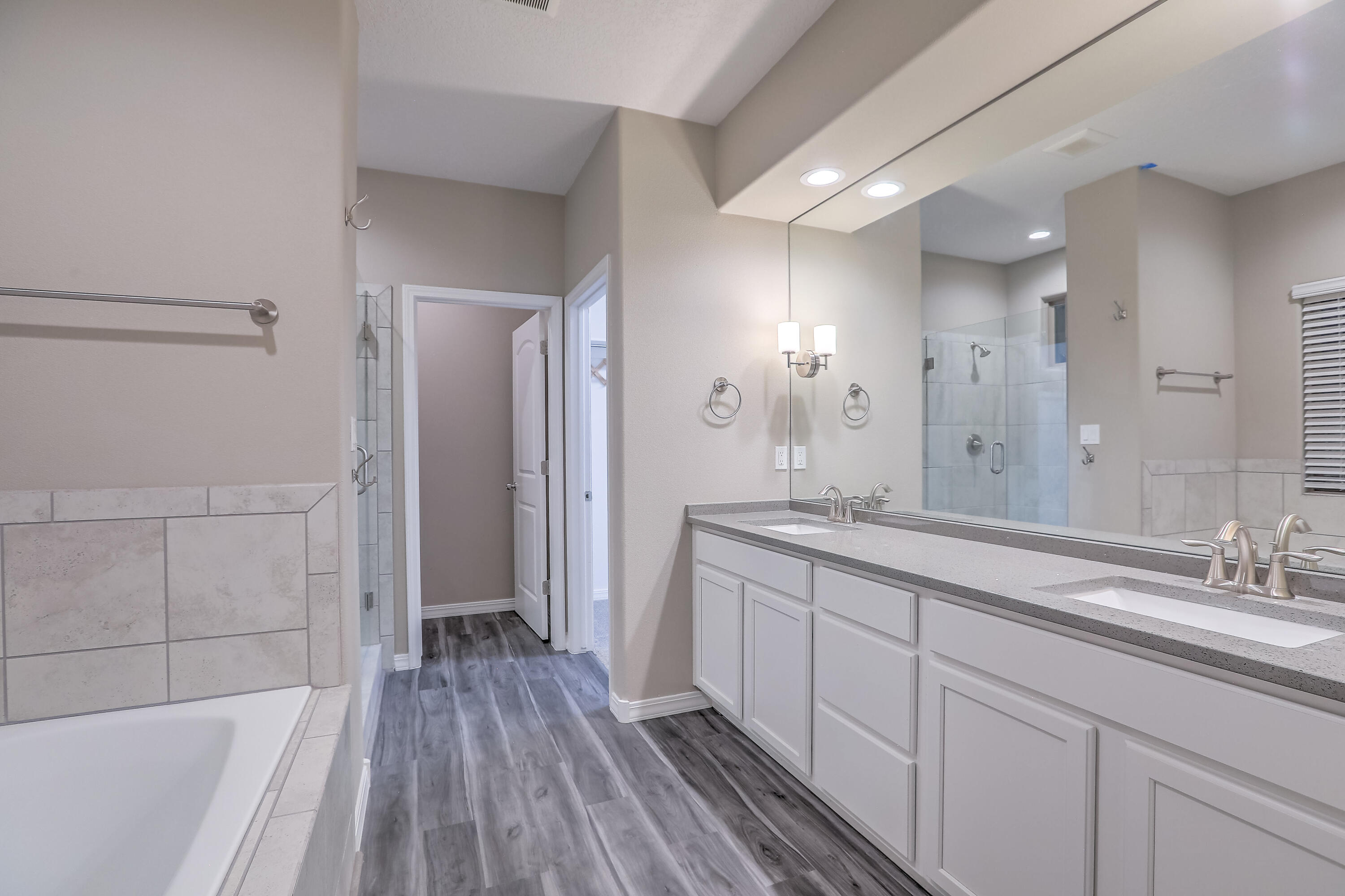 3915 McAdams Drive NE