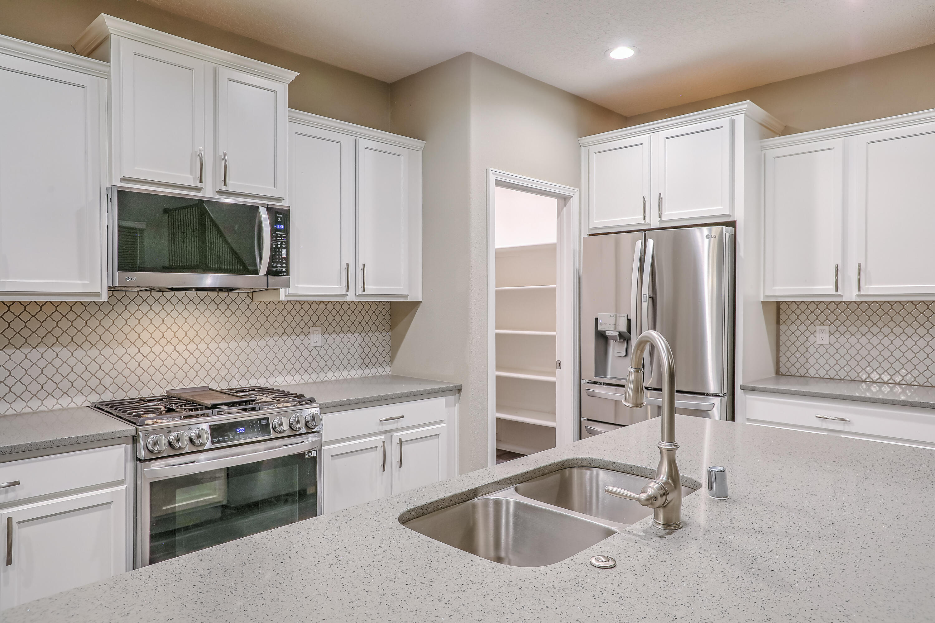 3915 McAdams Drive NE