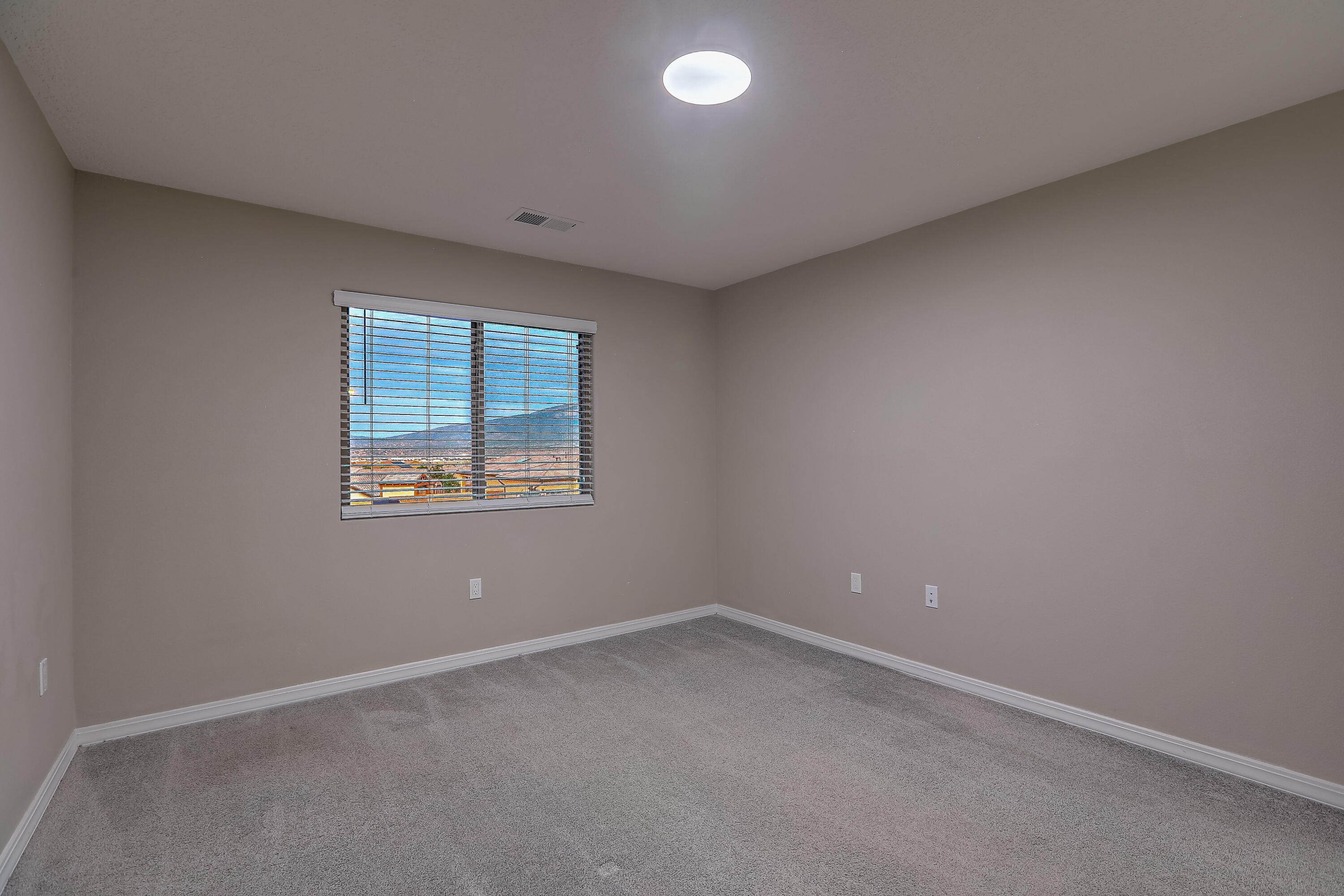 3915 McAdams Drive NE