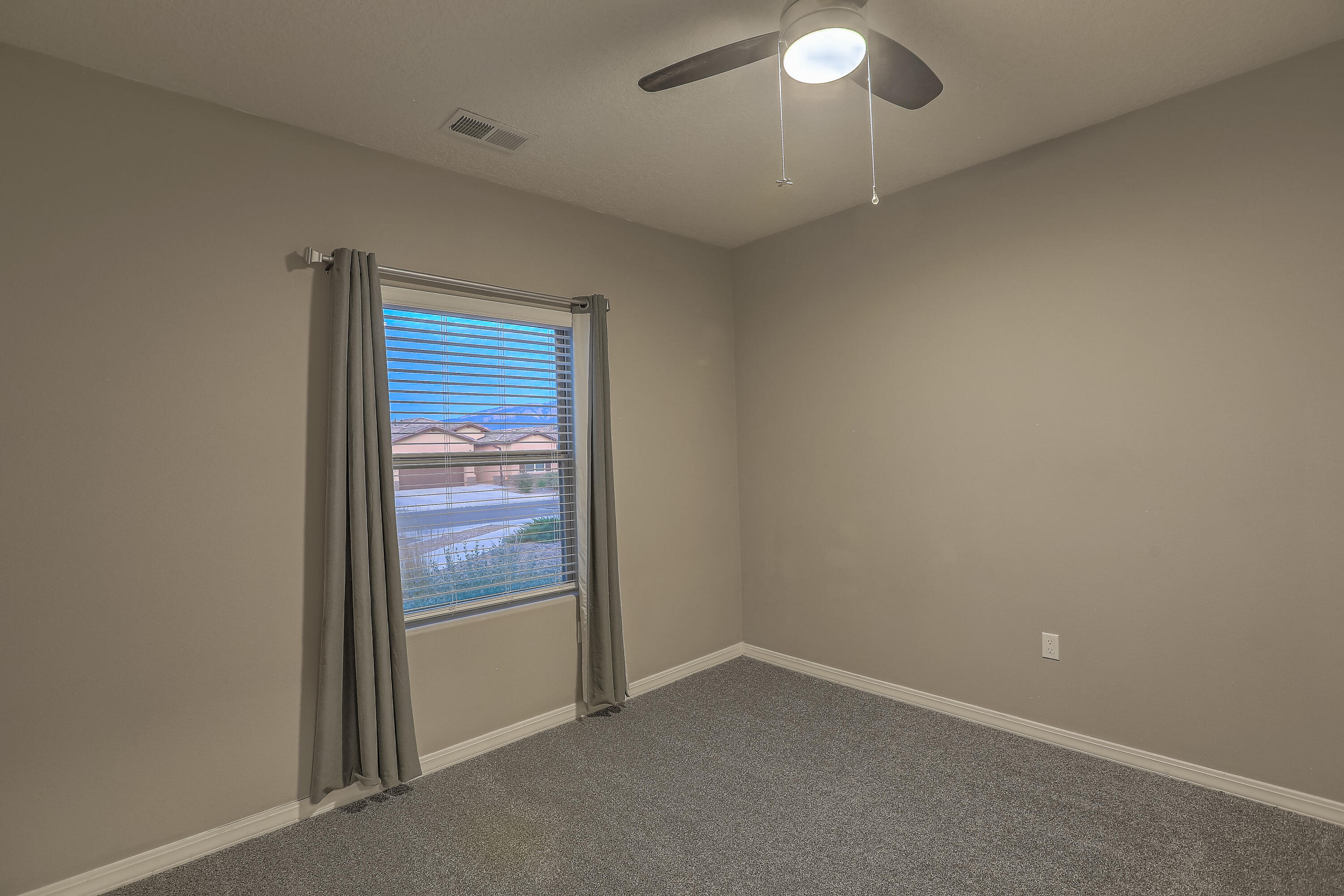 3915 McAdams Drive NE