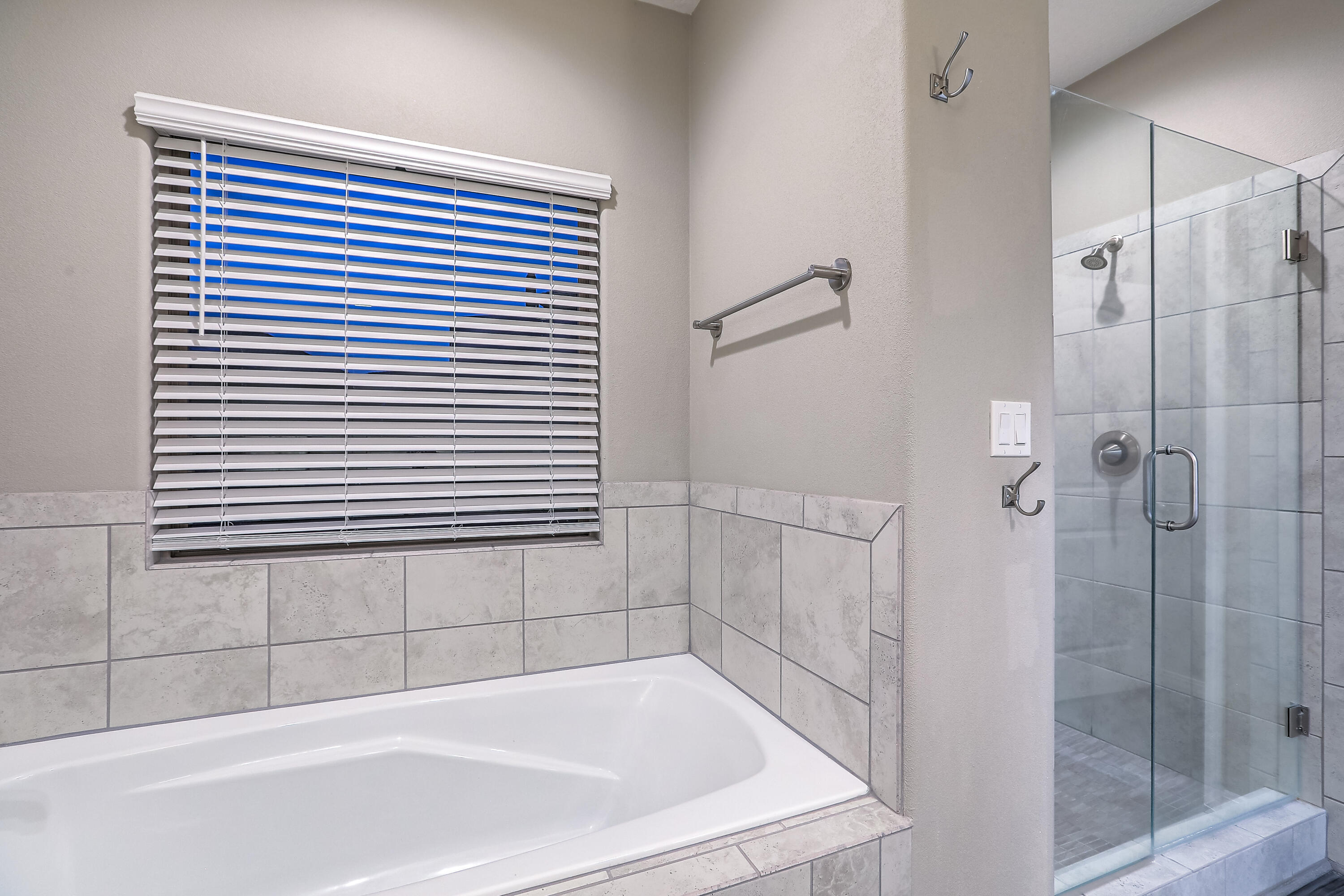 3915 McAdams Drive NE