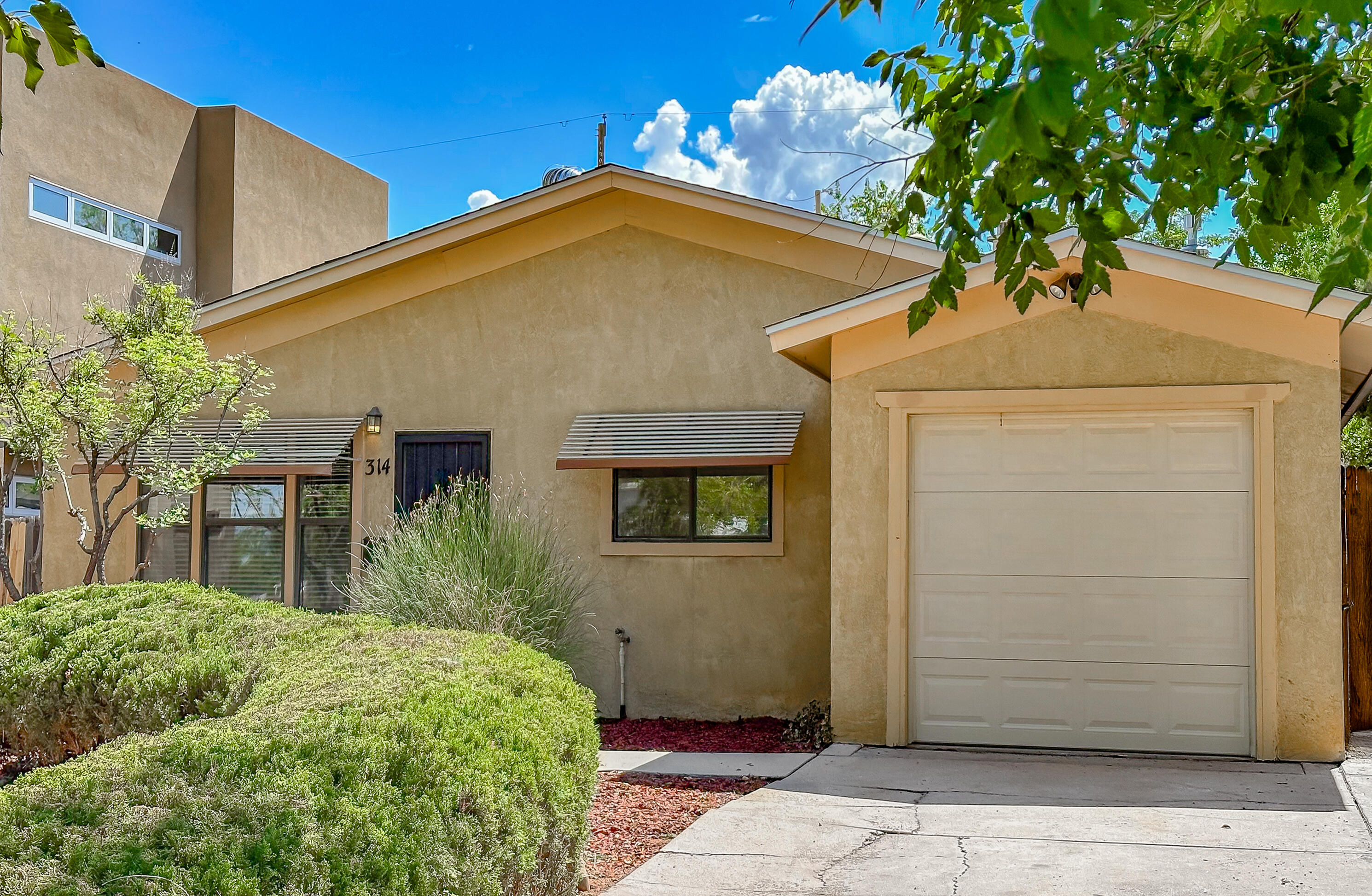 314 Amherst Drive Drive SE