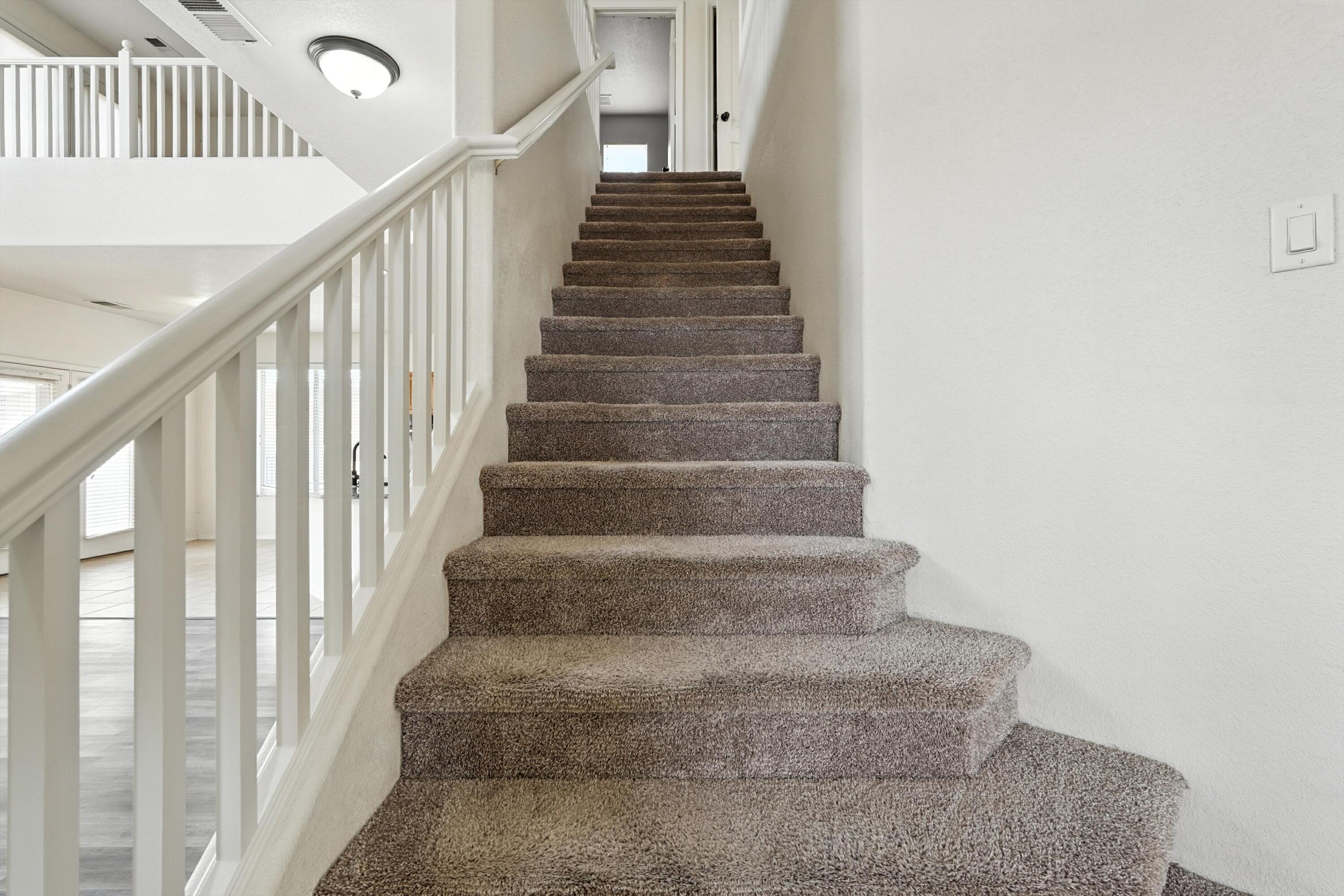 5951 Mesa Viento Road NW