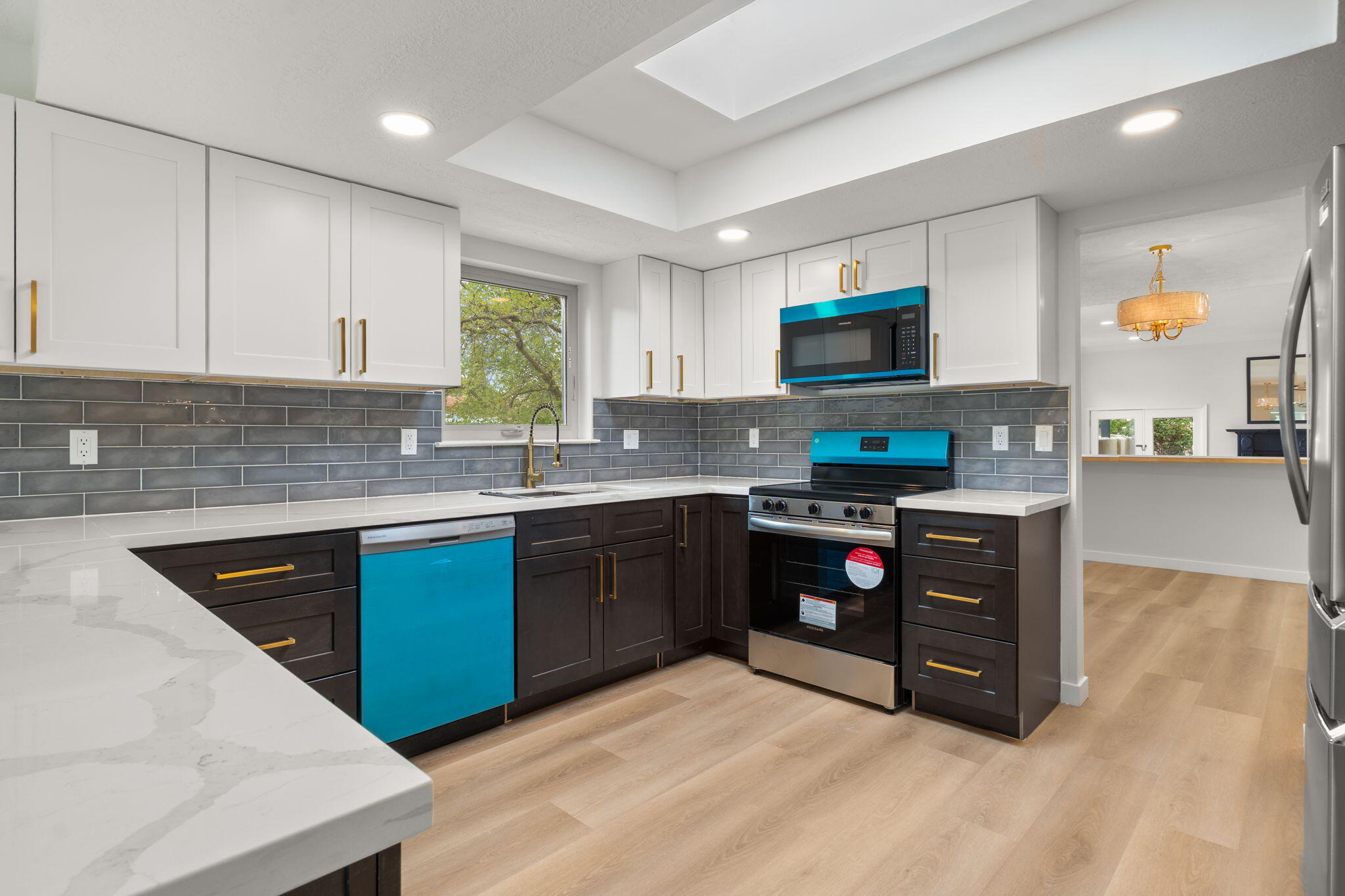 9401 CALLAWAY Circle NE