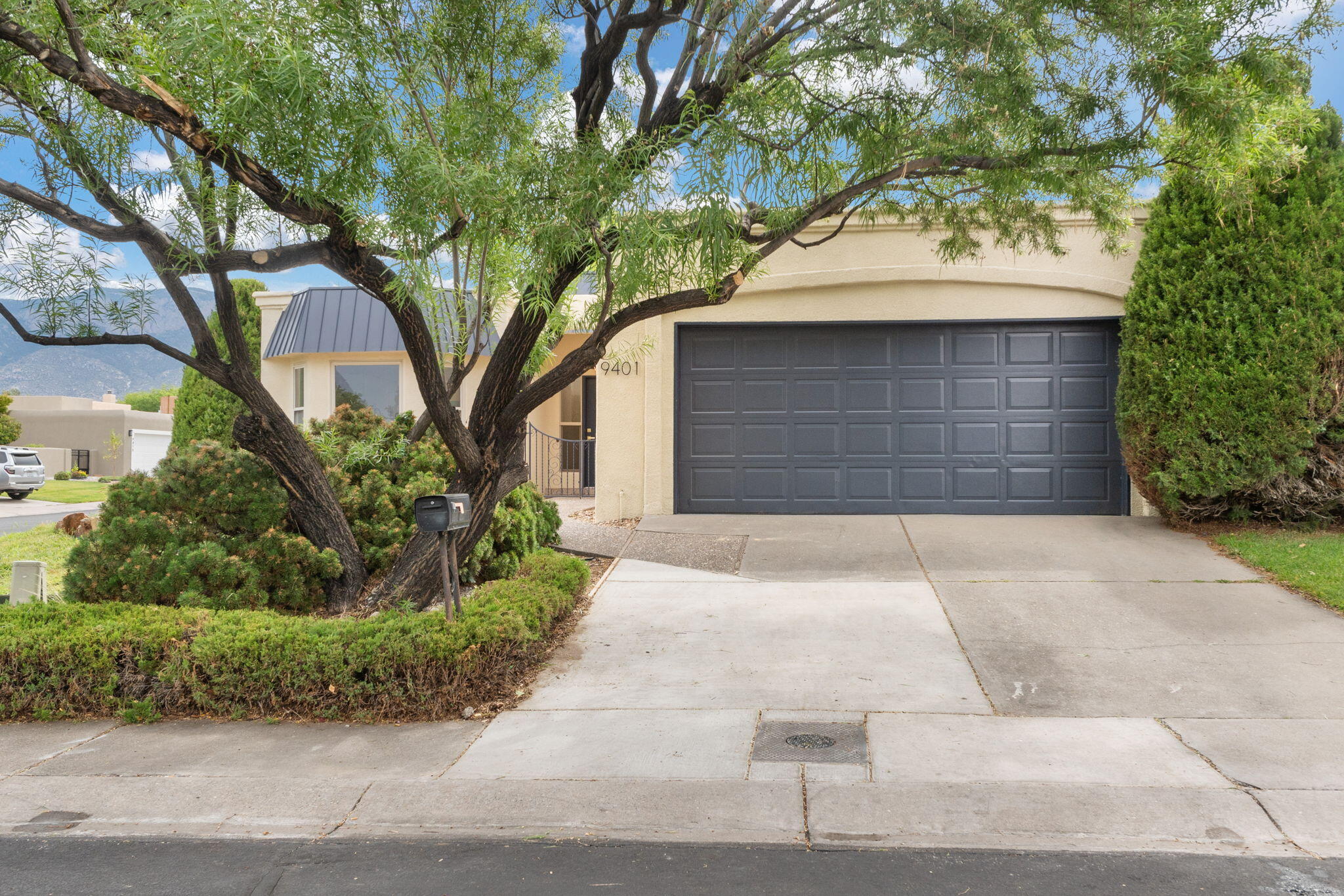 9401 CALLAWAY Circle NE