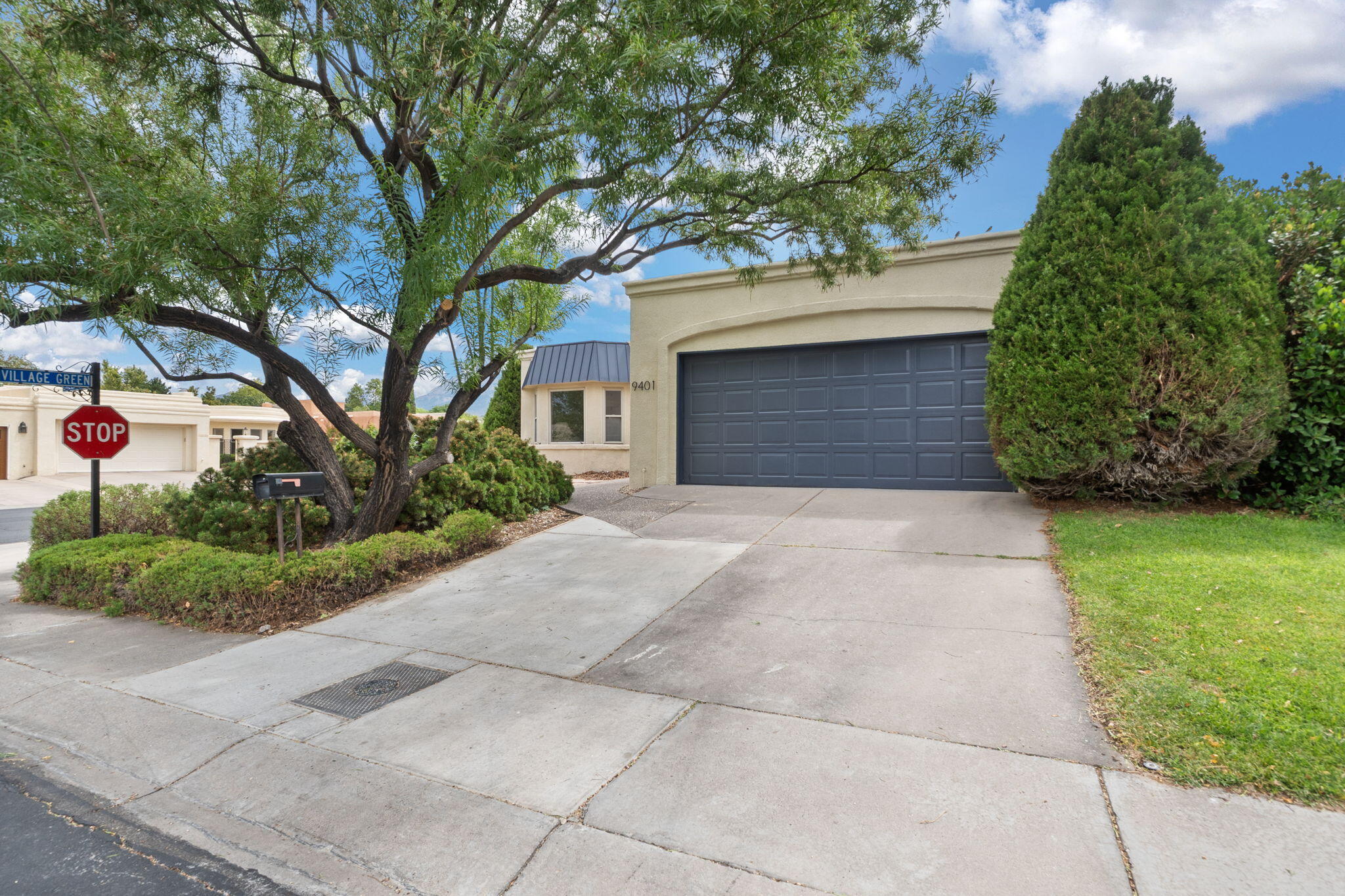 9401 CALLAWAY Circle NE