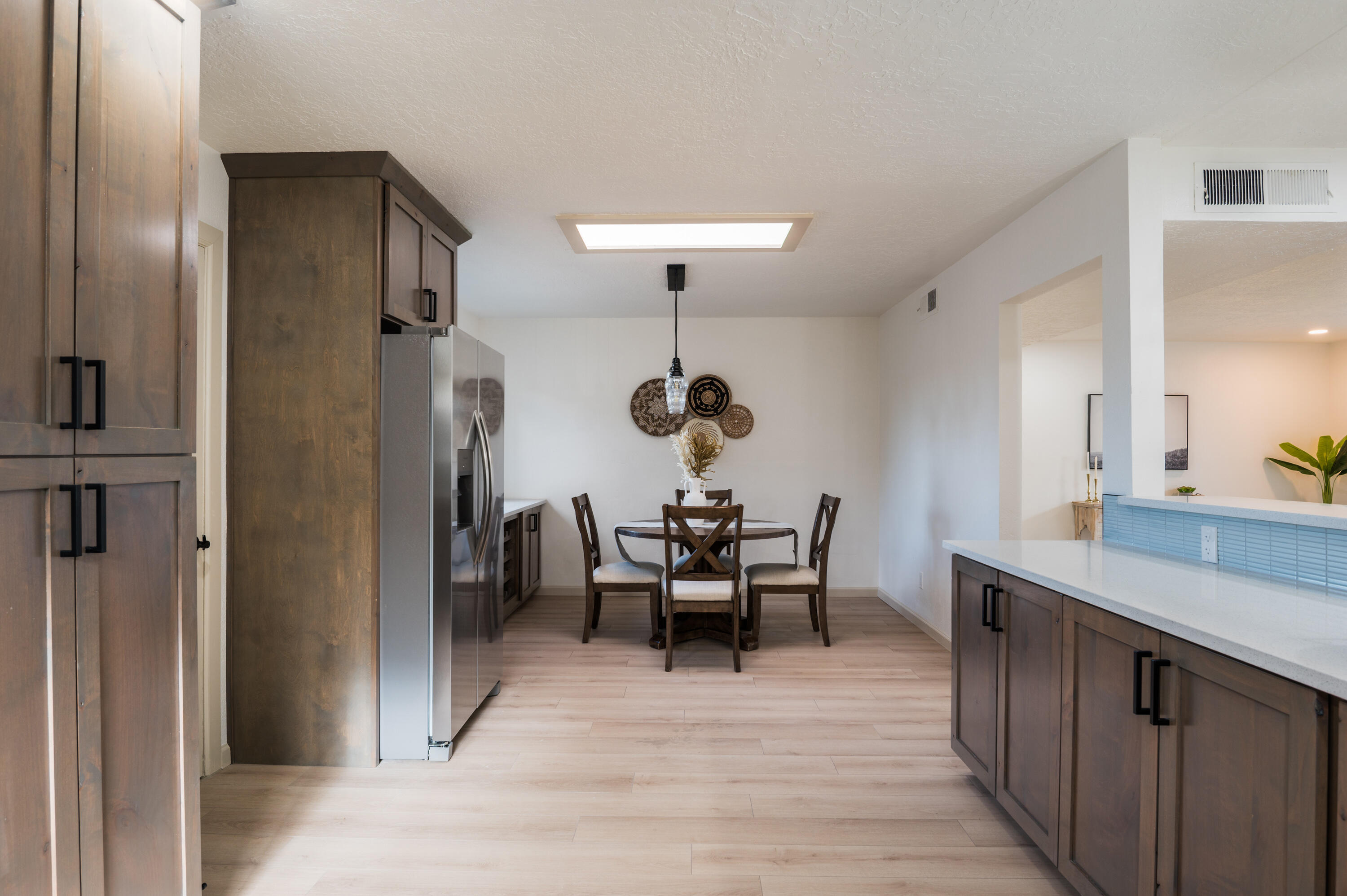 8601 BELLEHAVEN Place NE