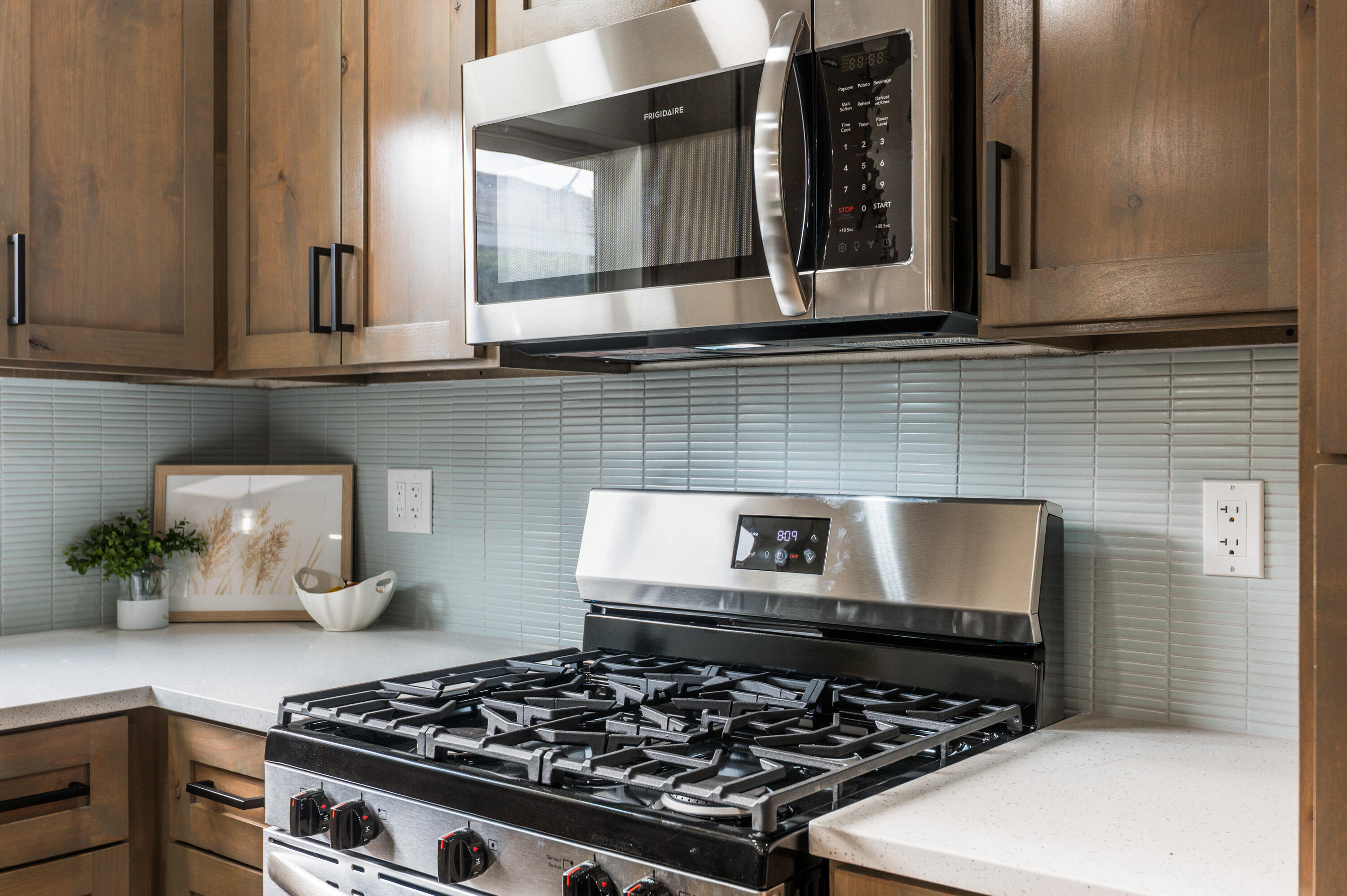 8601 BELLEHAVEN Place NE