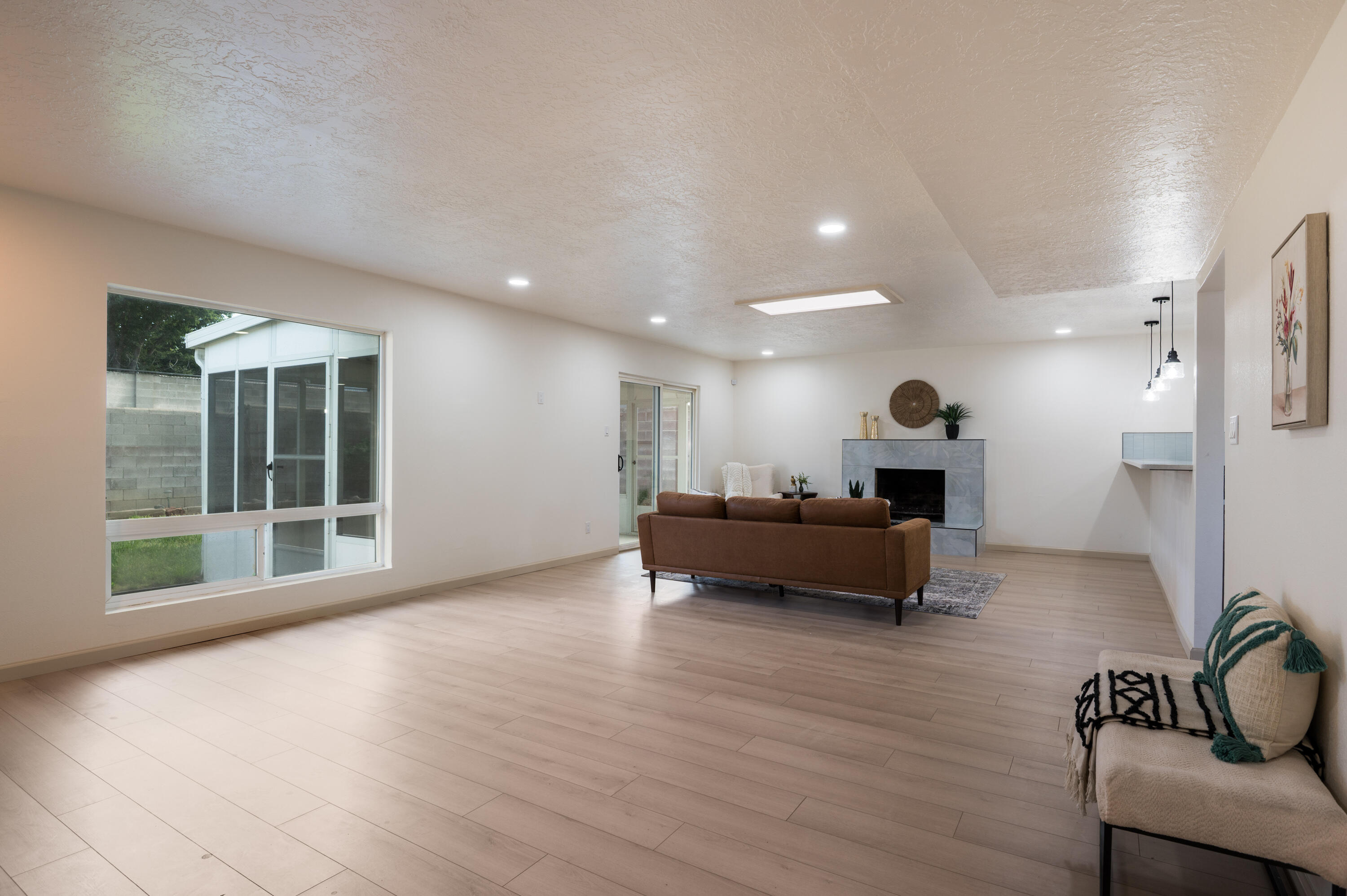 8601 BELLEHAVEN Place NE