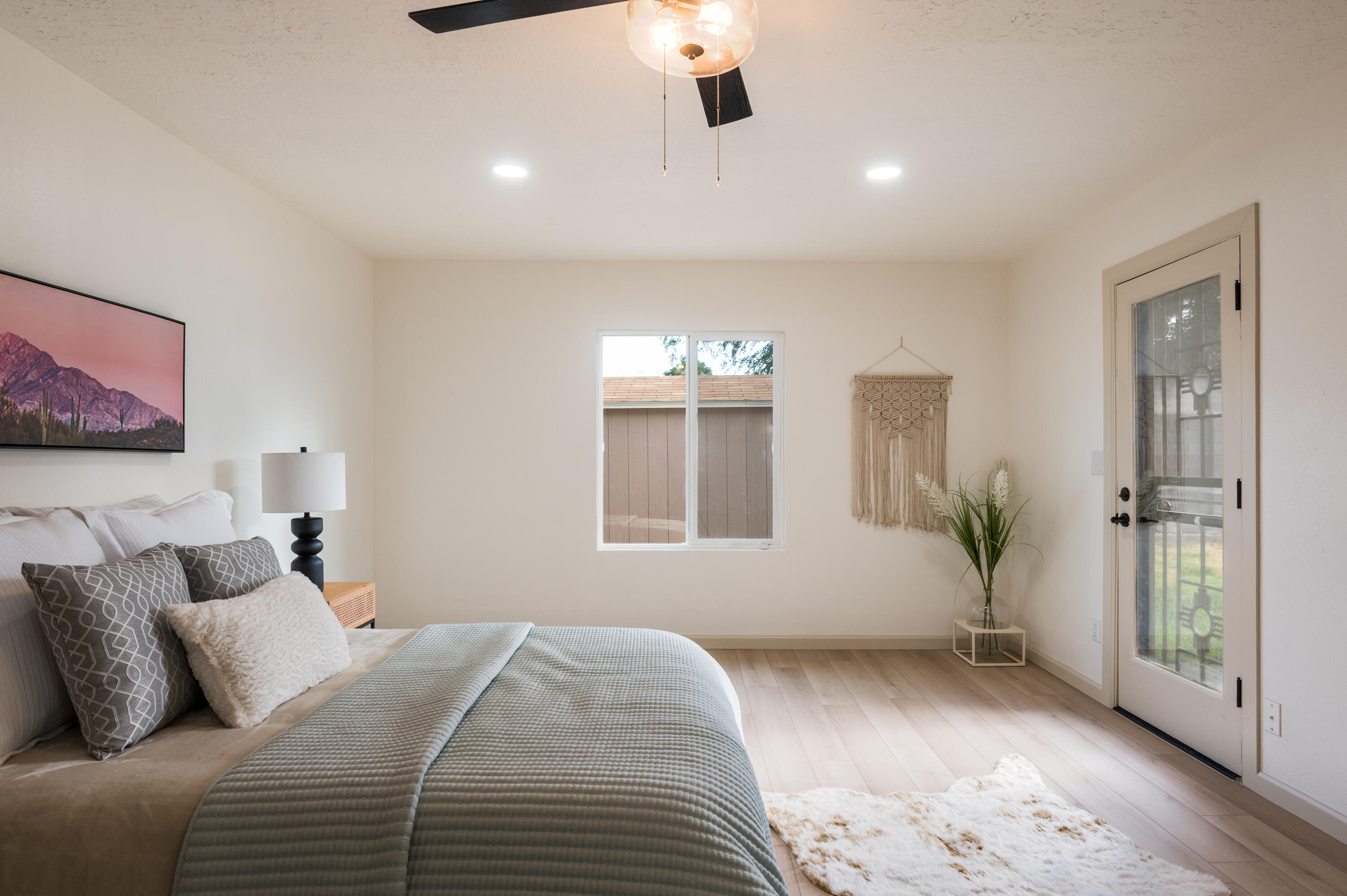 8601 BELLEHAVEN Place NE