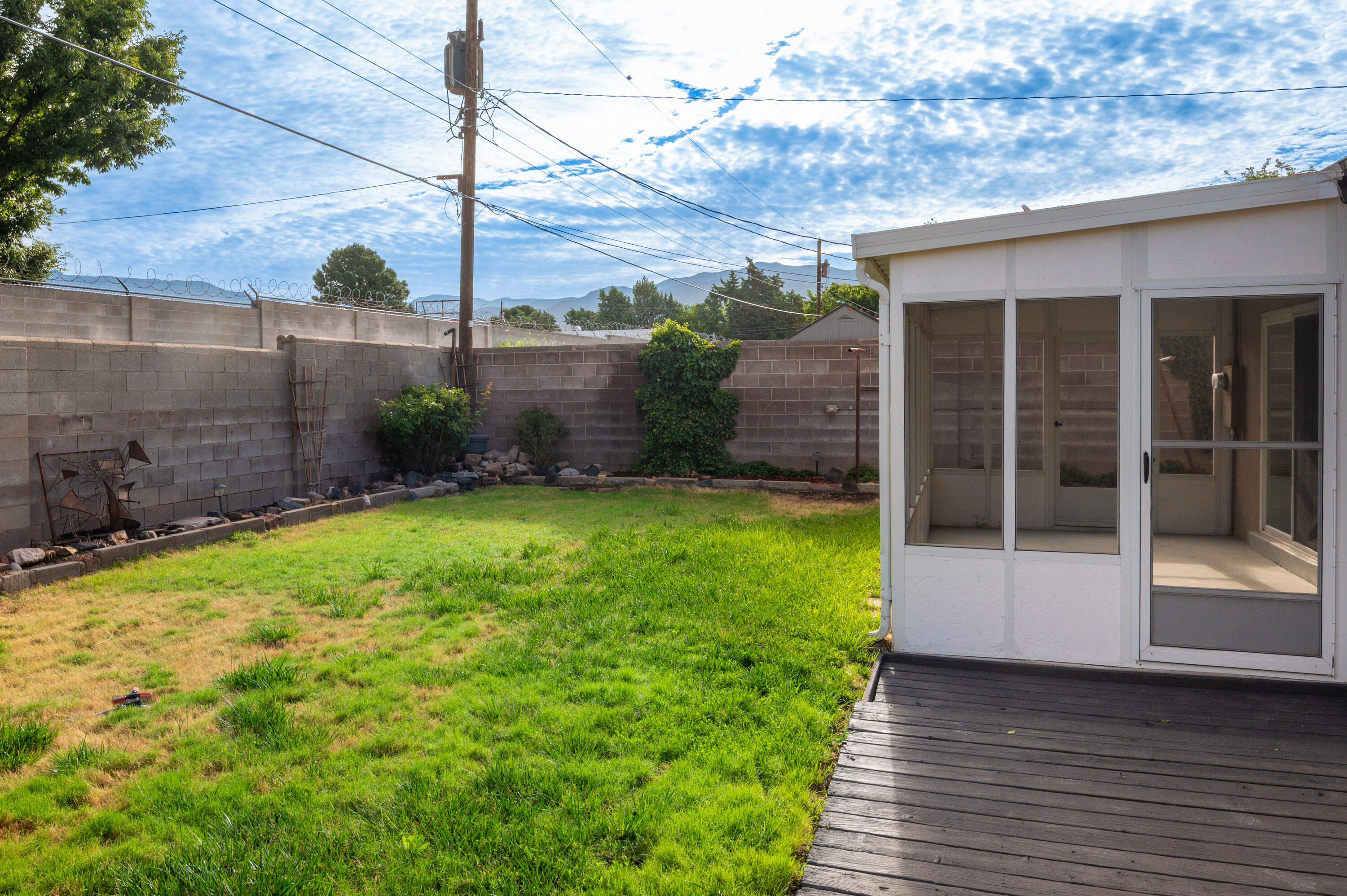 8601 BELLEHAVEN Place NE