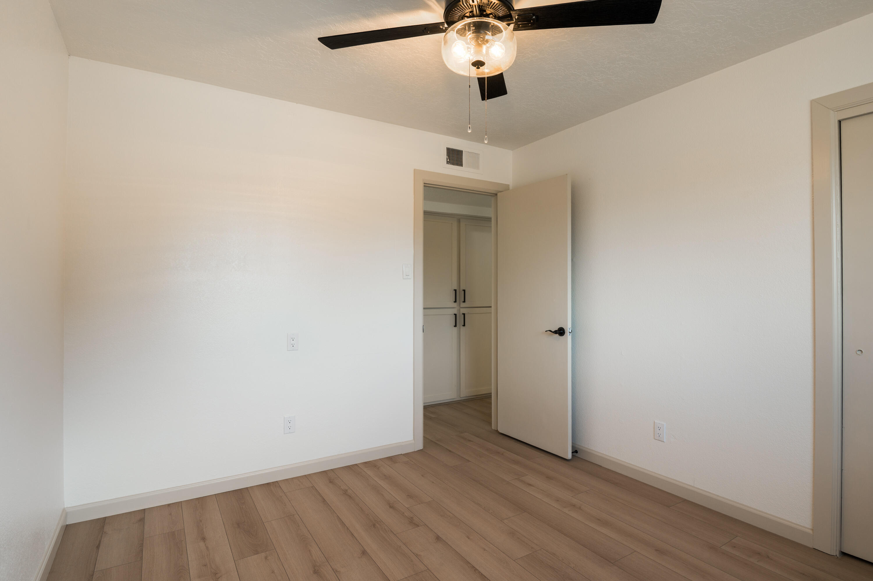 8601 BELLEHAVEN Place NE