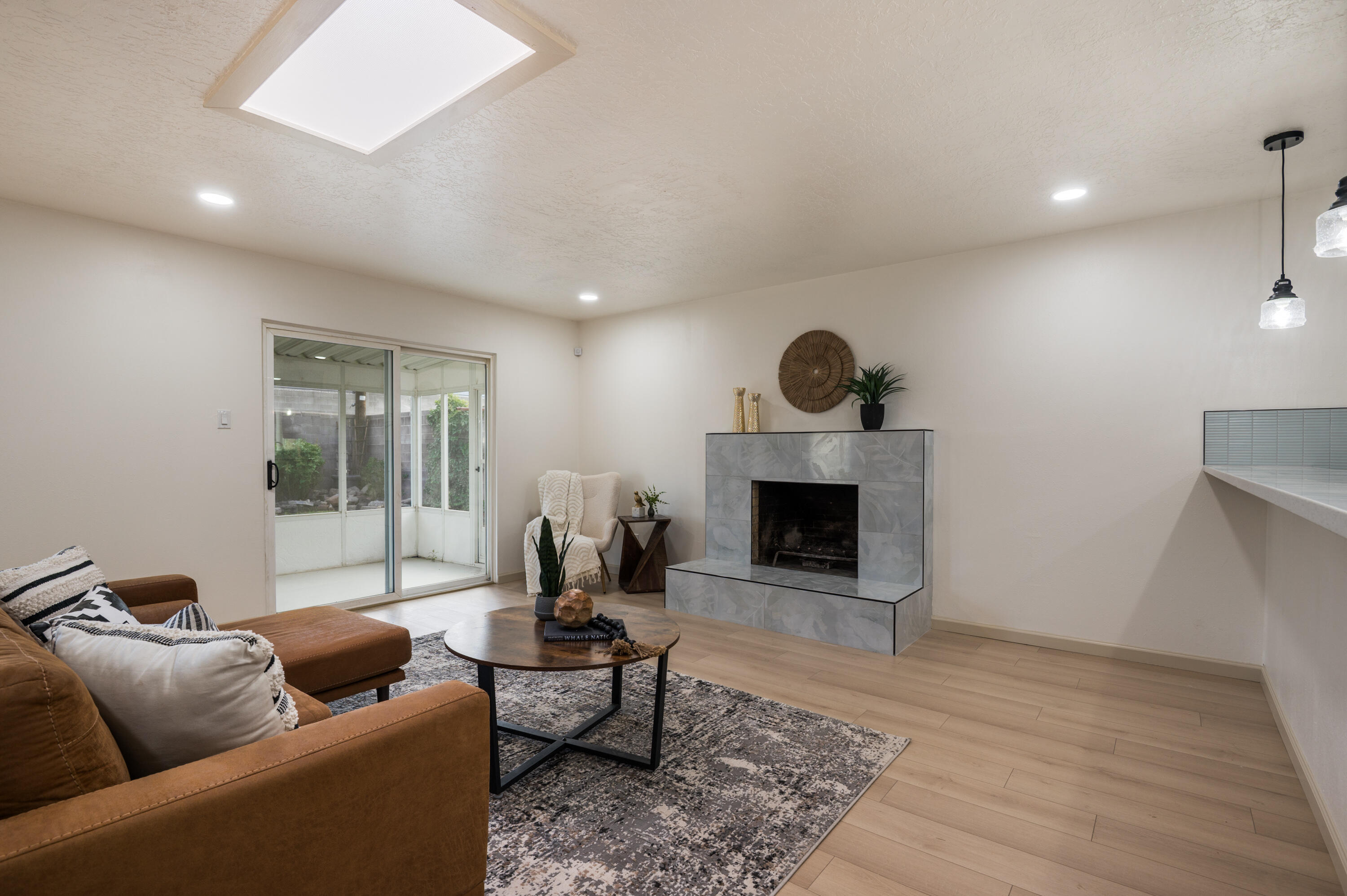 8601 BELLEHAVEN Place NE