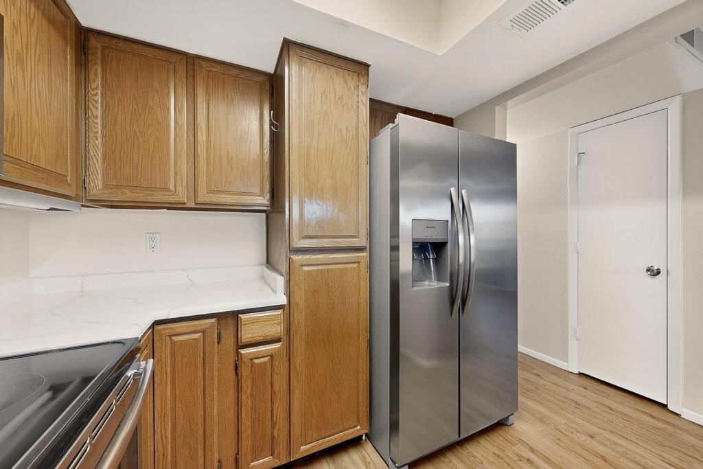 6093 MCKINNEY Drive NE