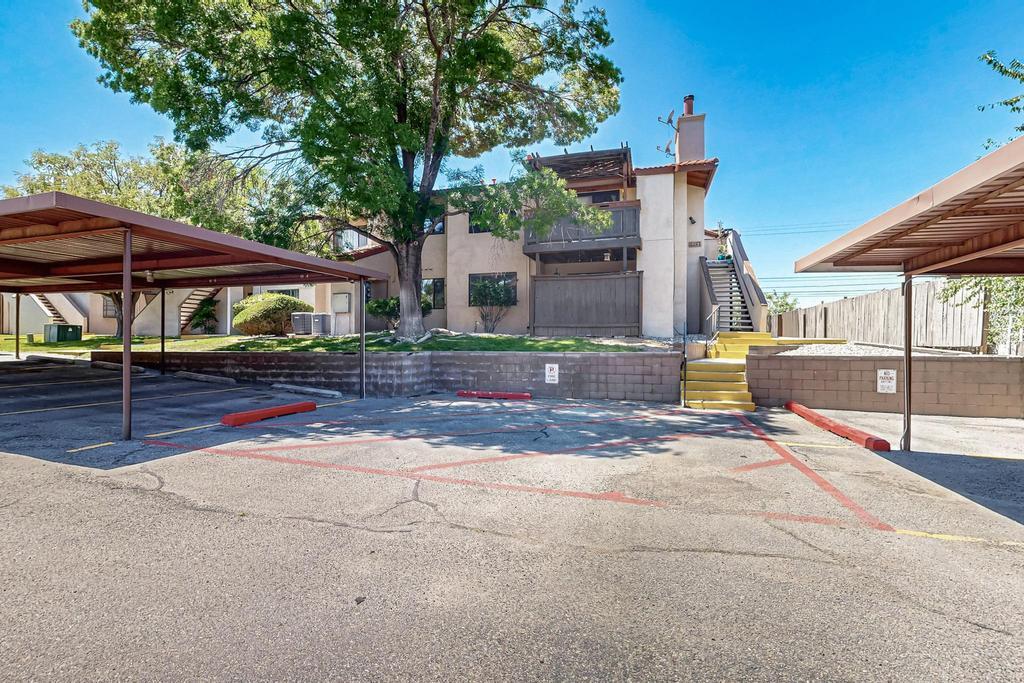 6093 MCKINNEY Drive NE