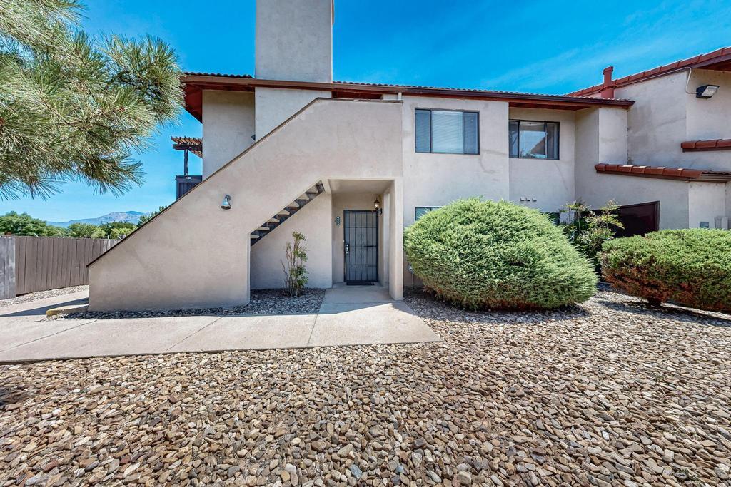 6093 MCKINNEY Drive NE