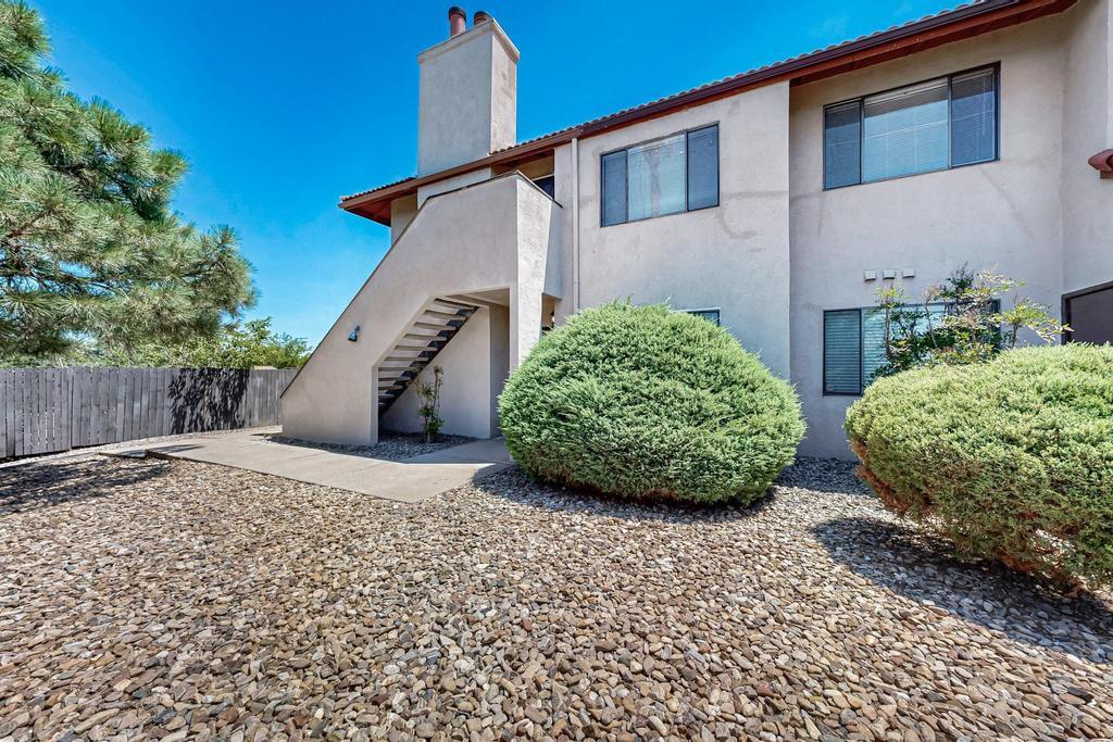 6093 MCKINNEY Drive NE