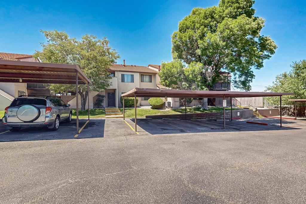 6093 MCKINNEY Drive NE