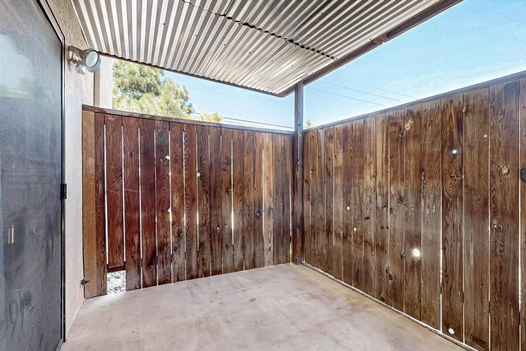 6093 MCKINNEY Drive NE