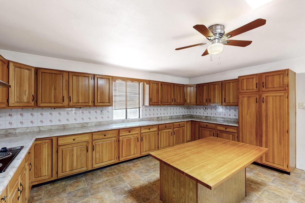 3409 VALENCIA Drive NE