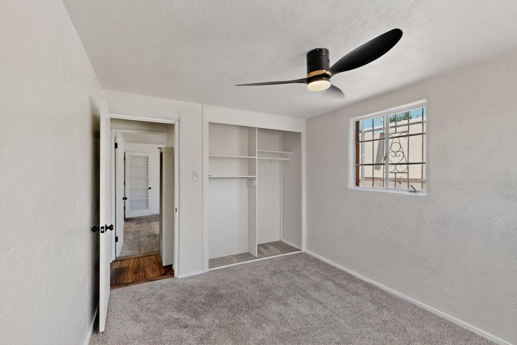 3409 VALENCIA Drive NE