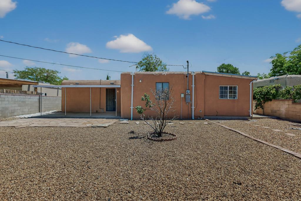 3409 VALENCIA Drive NE