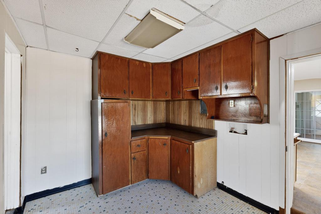 3409 VALENCIA Drive NE