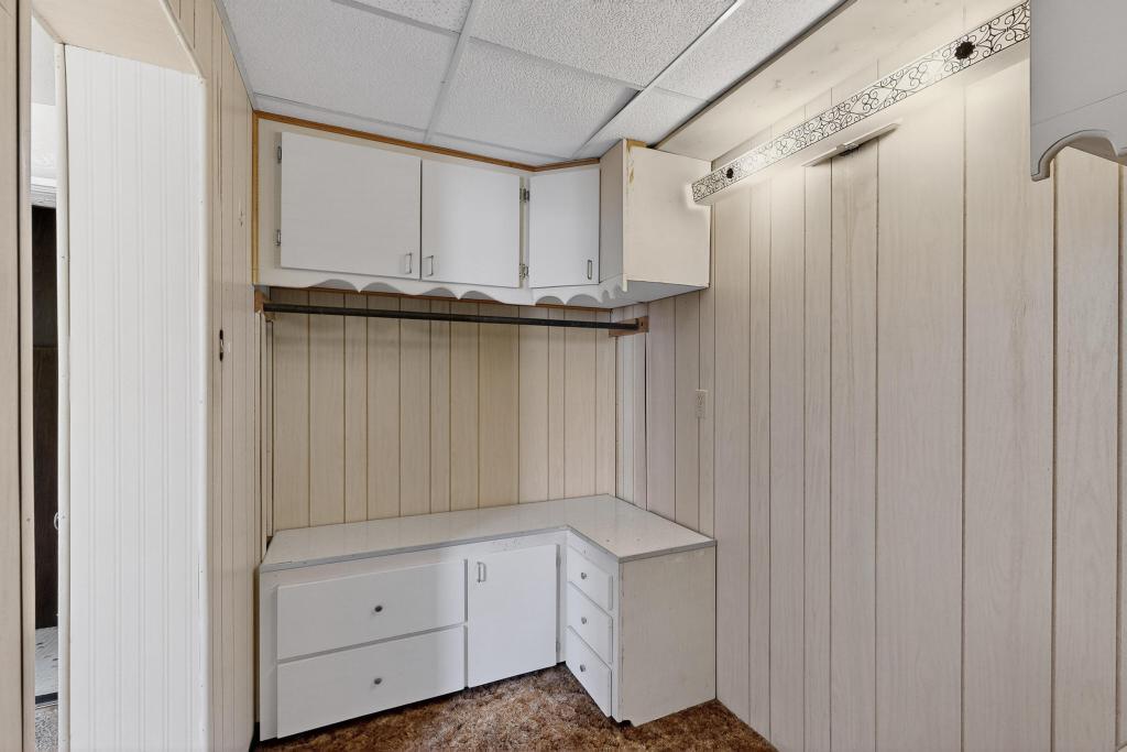 3409 VALENCIA Drive NE