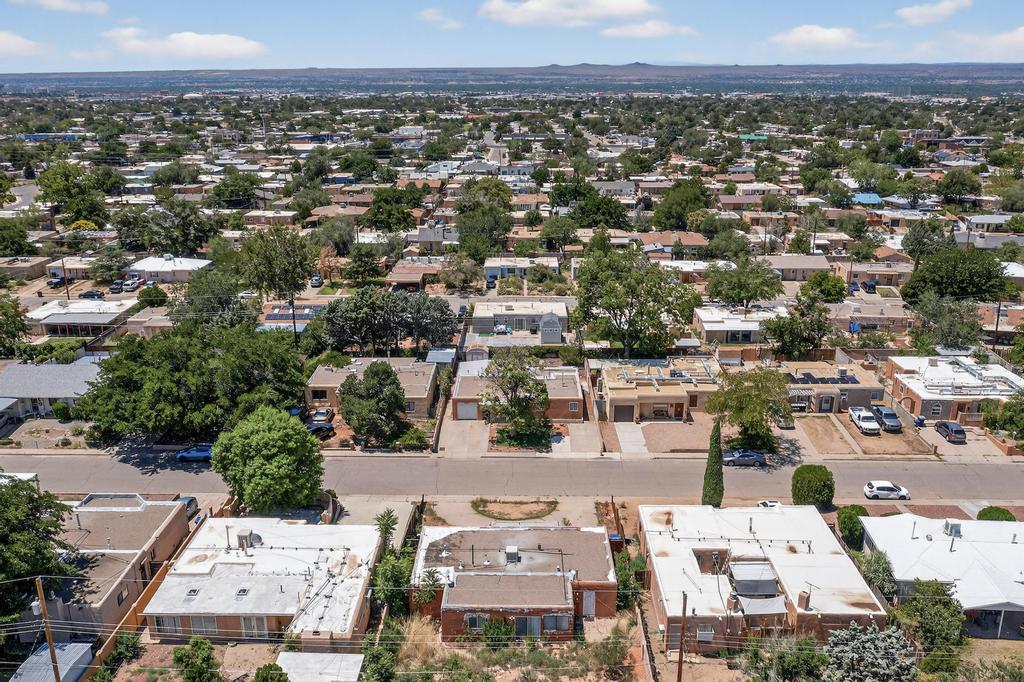 3409 VALENCIA Drive NE