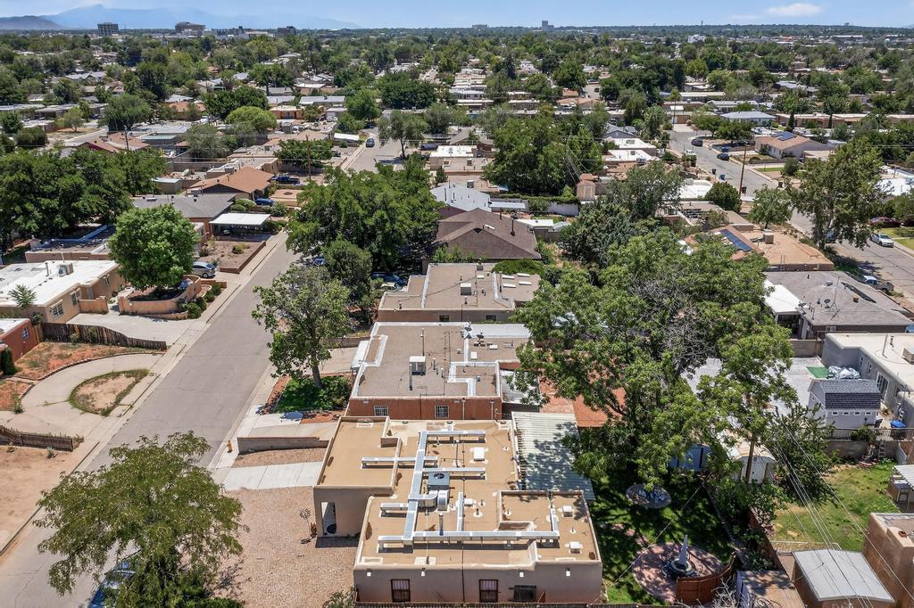 3409 VALENCIA Drive NE