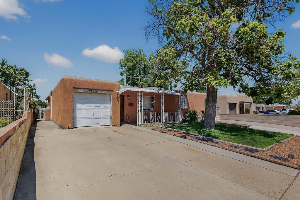 3409 VALENCIA Drive NE