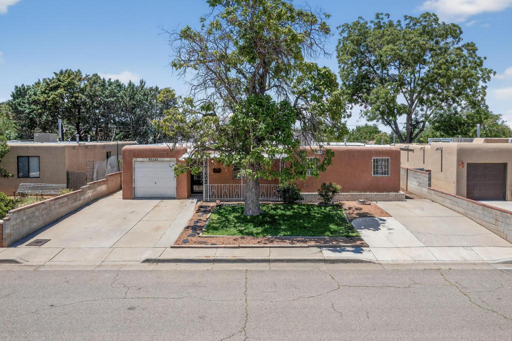 3409 VALENCIA Drive NE