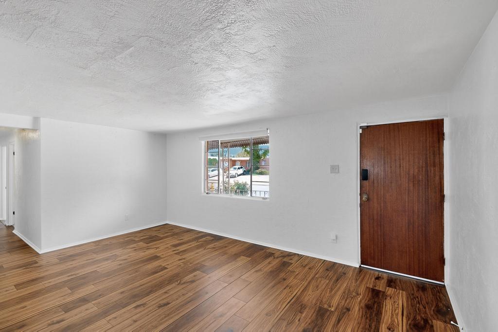 3409 VALENCIA Drive NE