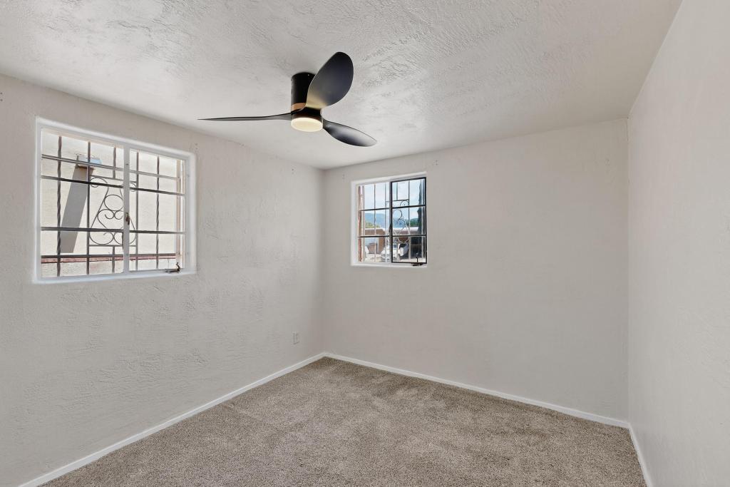 3409 VALENCIA Drive NE